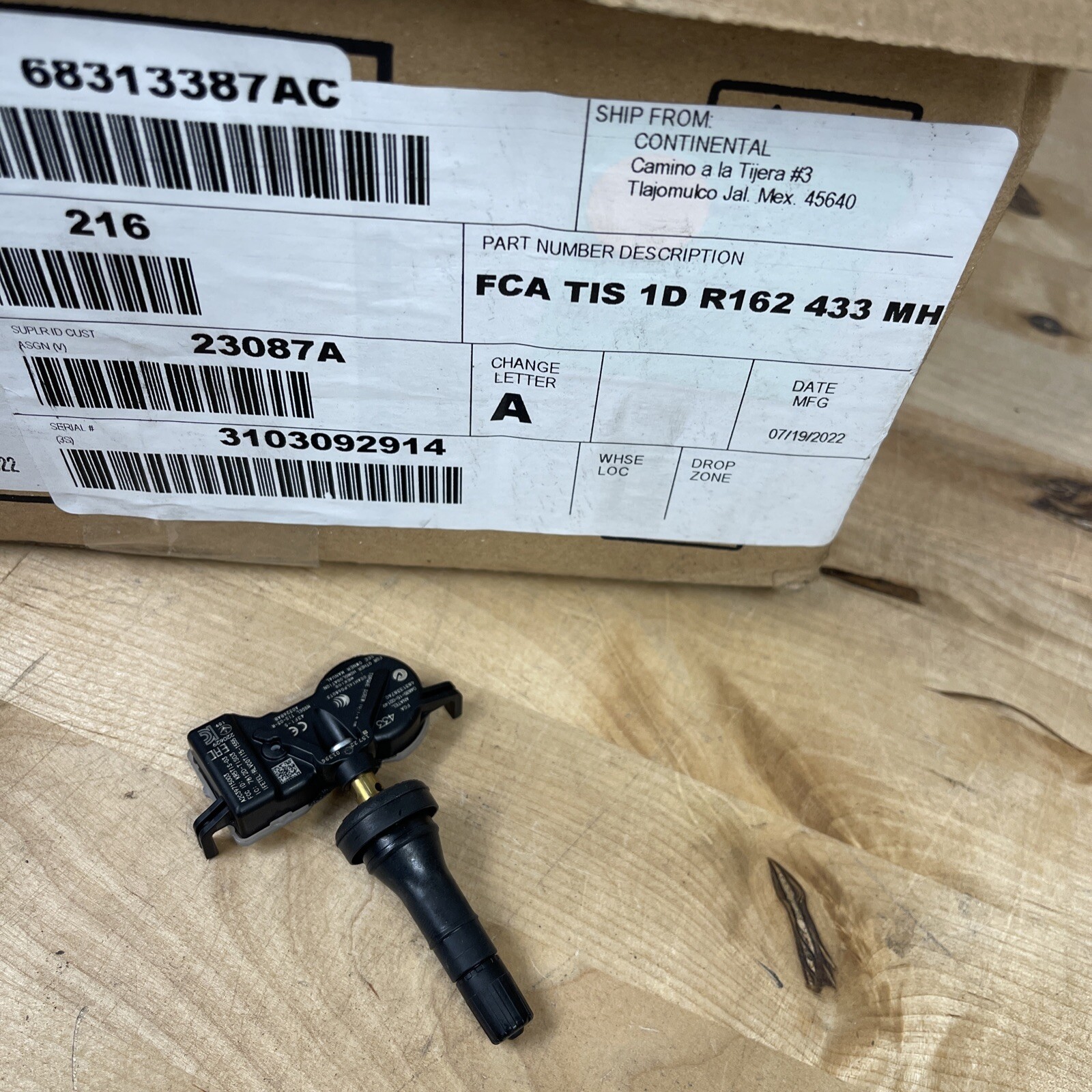 OEM Mopar Continental Chrysler Dodge Jeep TPMS Tire Pressure Sensor 68313387AC