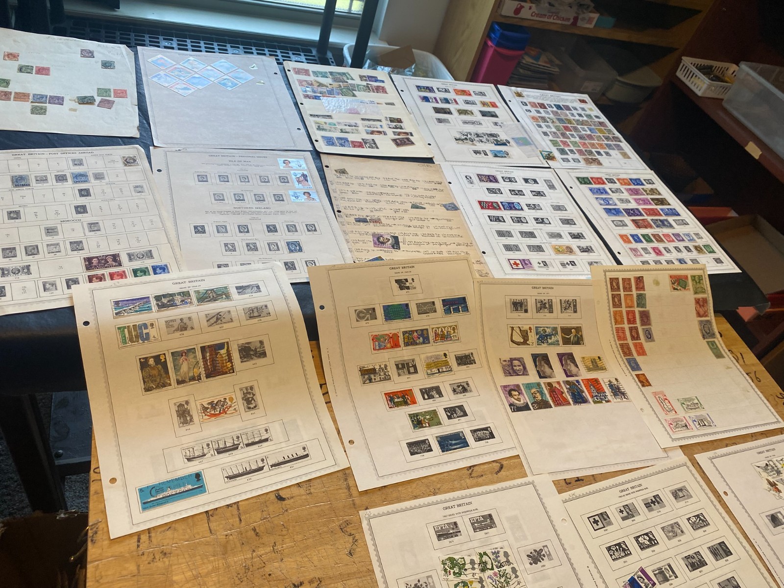 Great Britain stamp collection United Kingdom 100s stamps vintage antique lot A