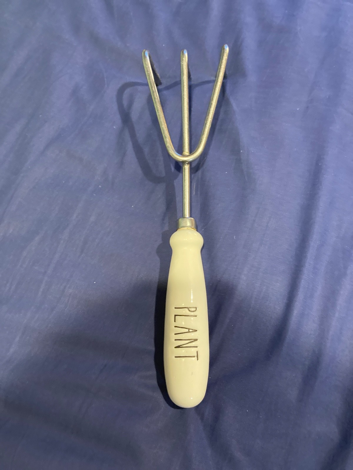 “Plant” Hand Rake Rae Dunn Artisan Collection