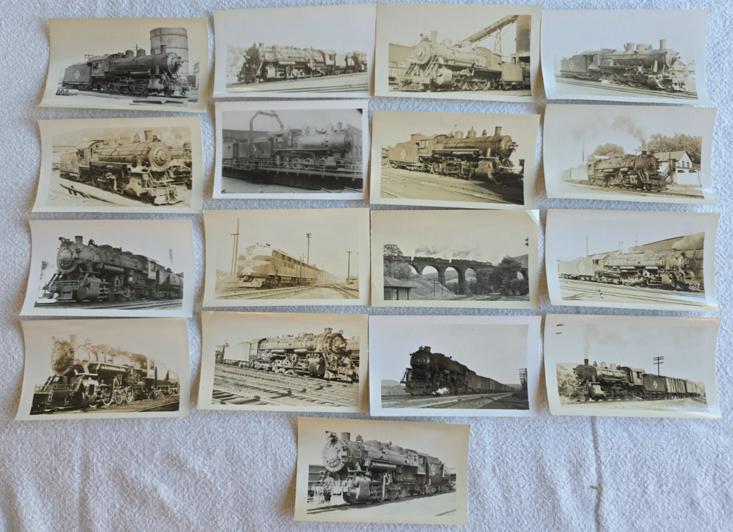 C. 1930s-1940s Erie Railroad Steam Diesel Locomotive Photo Lot Of 17 C. 1930s-1940s Erie Railroad Steam Diesel Locomotive Photo Lot Of 17