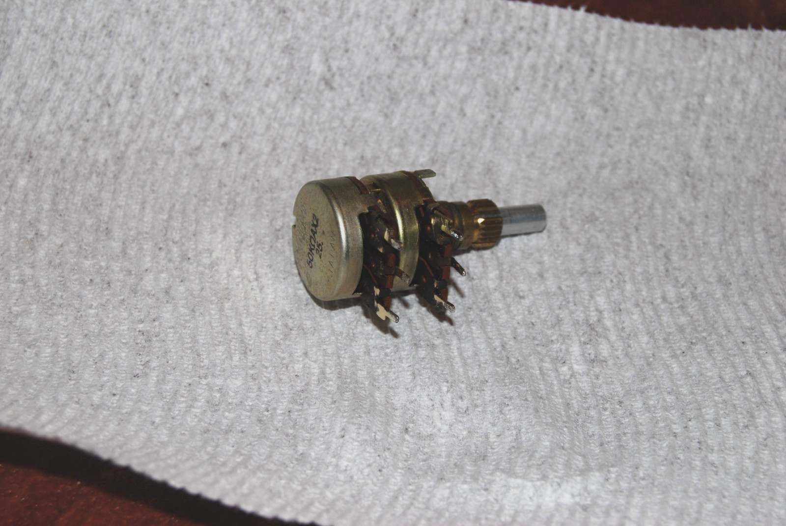Harman Kardon 930 Receiver Bass & Treble Potentiometers.
