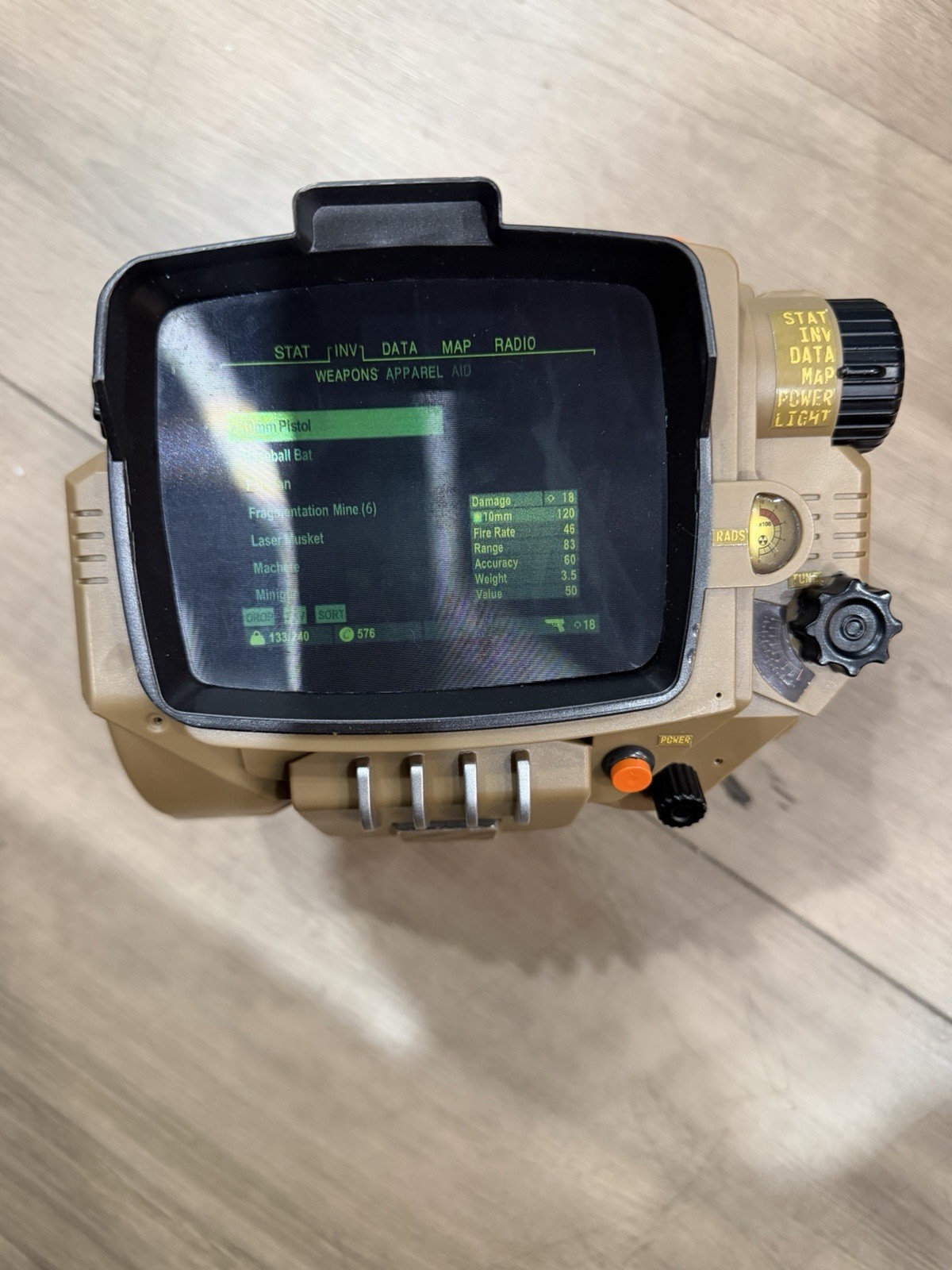 Fallout Pip-Boy 2017 Bethesda Spirit Halloween Three Lenticular Screens Prop Fallout Pip-Boy 2017 Bethesda Spirit Halloween Three Lenticular Screens Prop