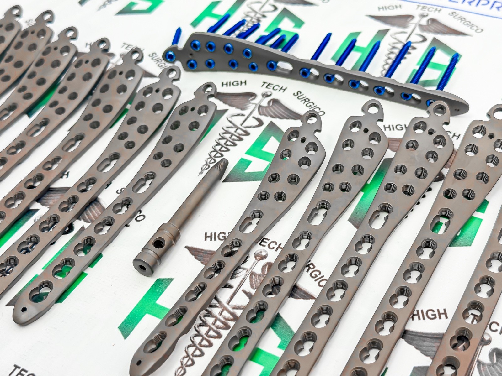 3.5mm Platès 6-12 Holes with Scrèws Titanium with Free Gifts (96 pcs set) 3.5mm Platès 6-12 Holes with Scrèws Titanium with Free Gifts (96 pcs set)