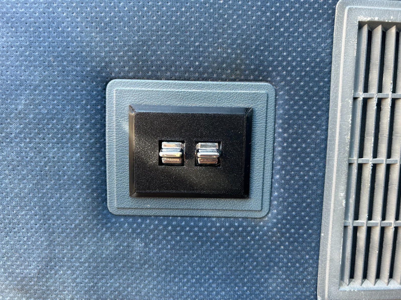 1980-1986 Ford F-Series Full Power Window Switch Bezel (DRIVER'S SIDE)