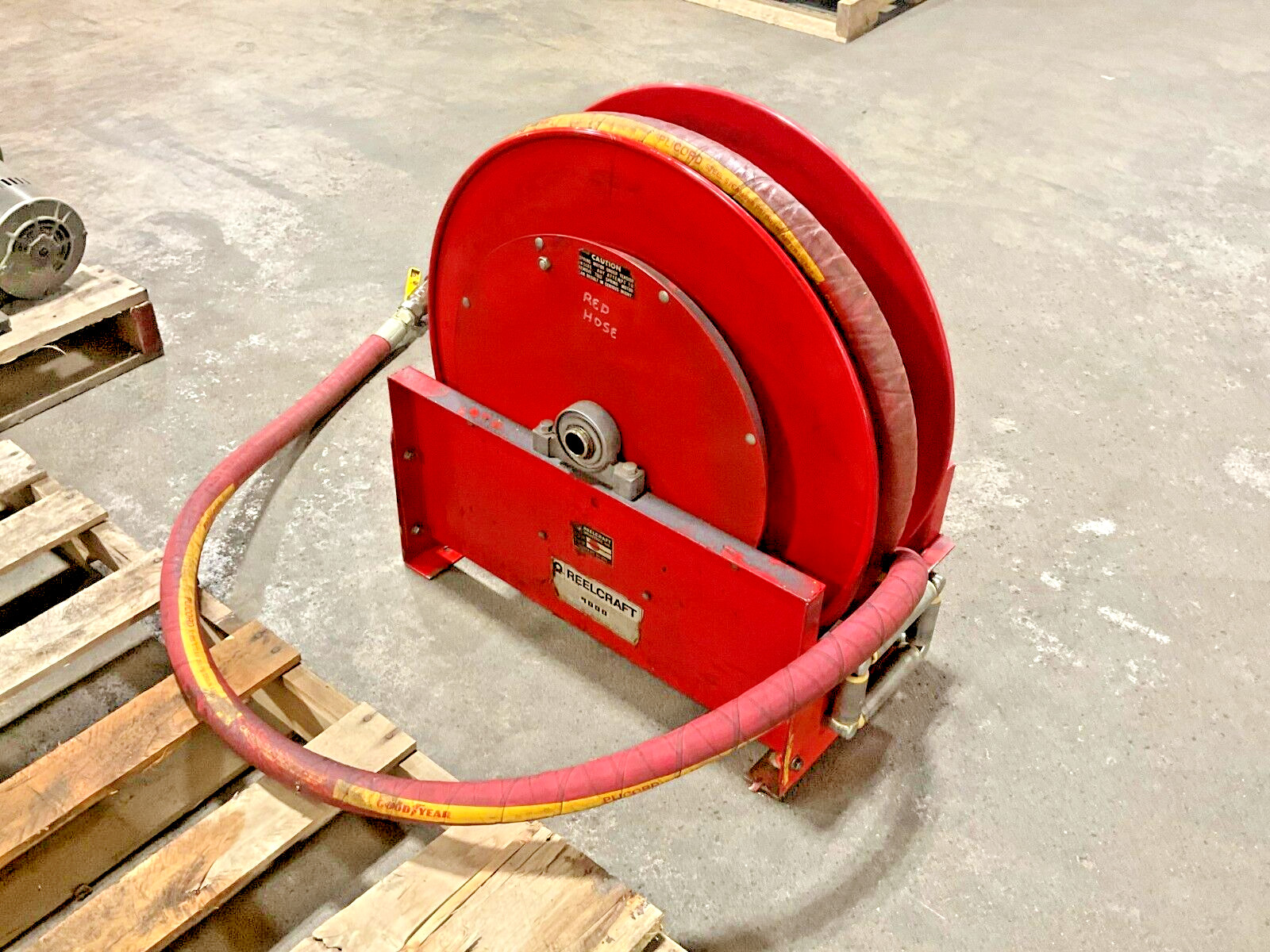 Reelcraft 9000 Reel w/ Hose (TBI)