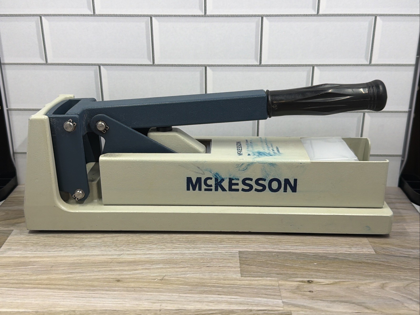 McKesson Silent Knight Pill Crusher Tablet Pulverizer 108-SK0100 With Bags