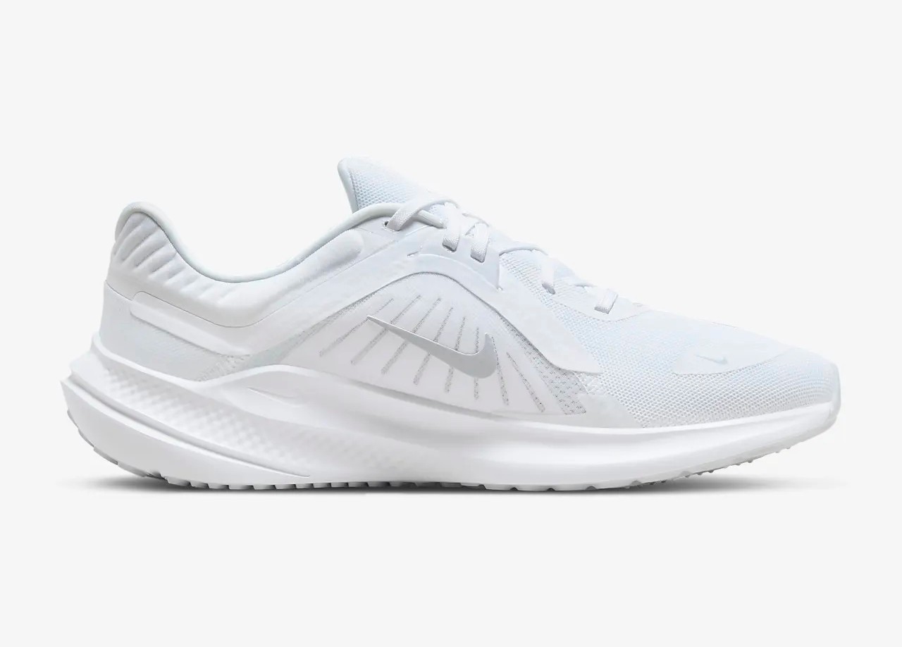 Nike Quest 5 White Sz 11 DD0204 100 Running Shoes