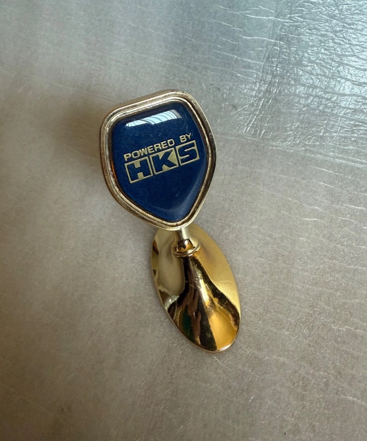 HKS GOLD HOOD EMBLEM ORNAMENT RARE FOR CEDRIC GLORIA PATROL CROWN 80s JDM BADGE HKS GOLD HOOD EMBLEM ORNAMENT RARE FOR CEDRIC GLORIA PATROL CROWN 80s JDM BADGE