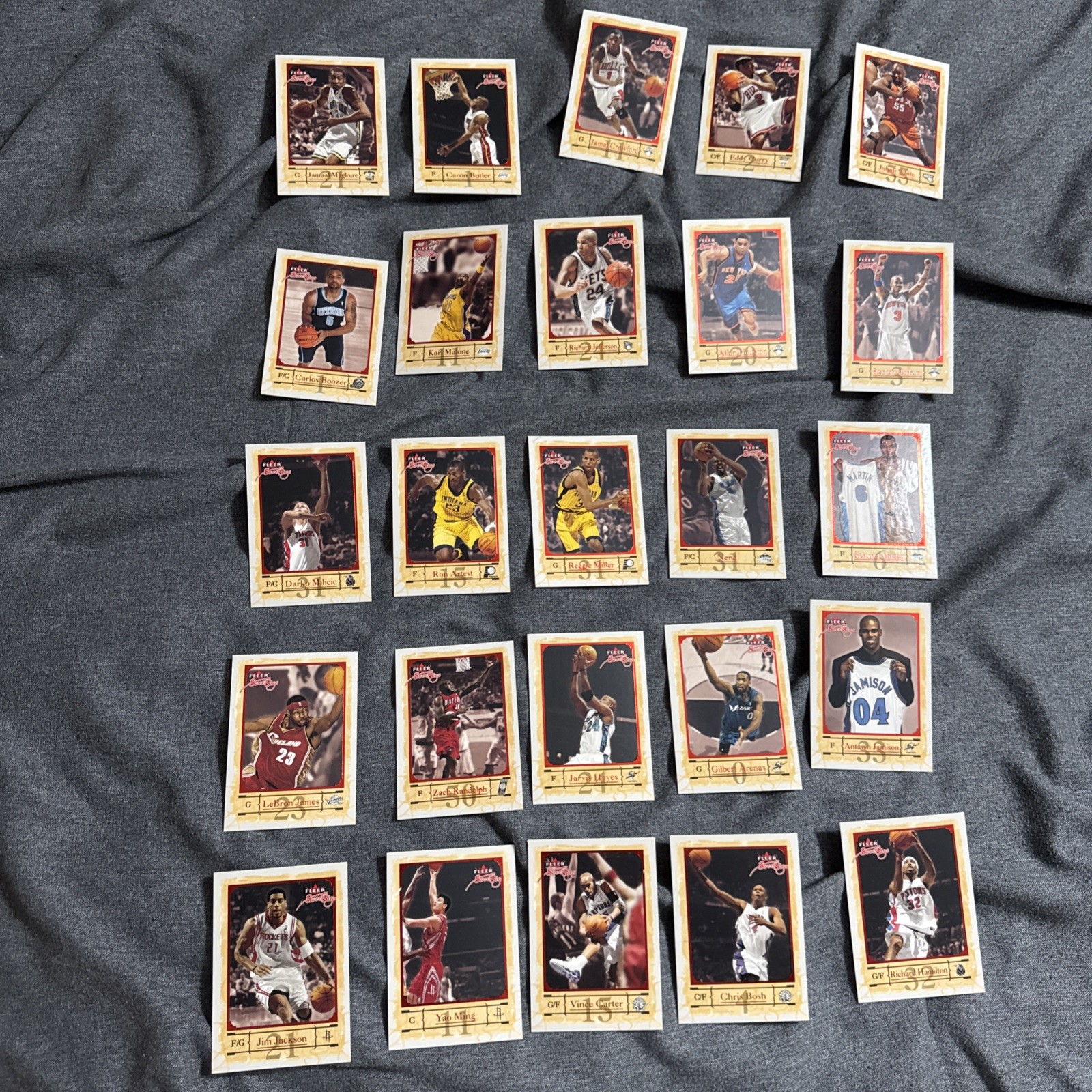 Fleer 04-05 Basketball cards Sweet Sigs Lot Of 25 Fleer 04-05 Basketball cards Sweet Sigs Lot Of 25