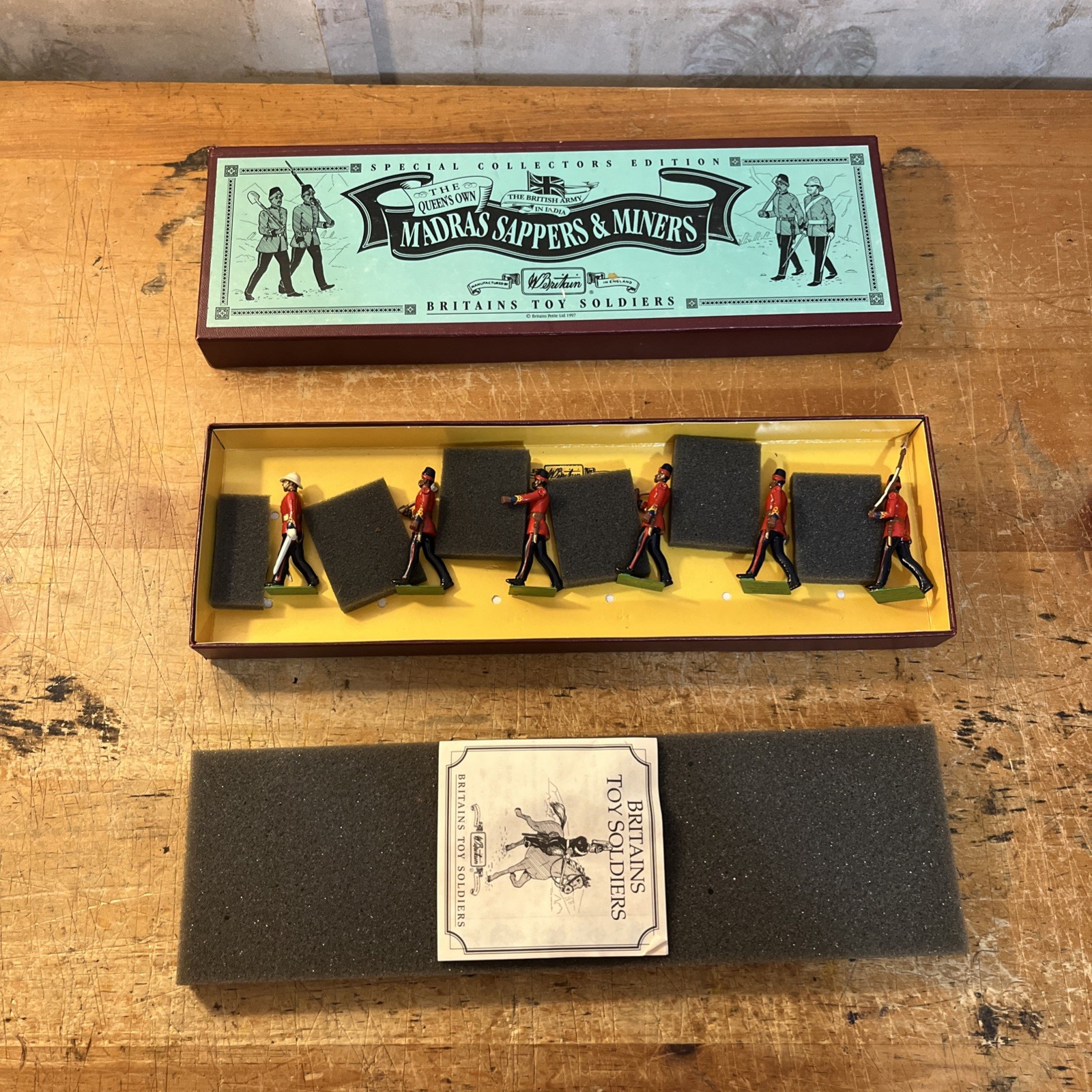 Britains Toy Soldiers The Queens Own Madras Sappers & Miners 1997 Britains Toy Soldiers The Queens Own Madras Sappers & Miners 1997