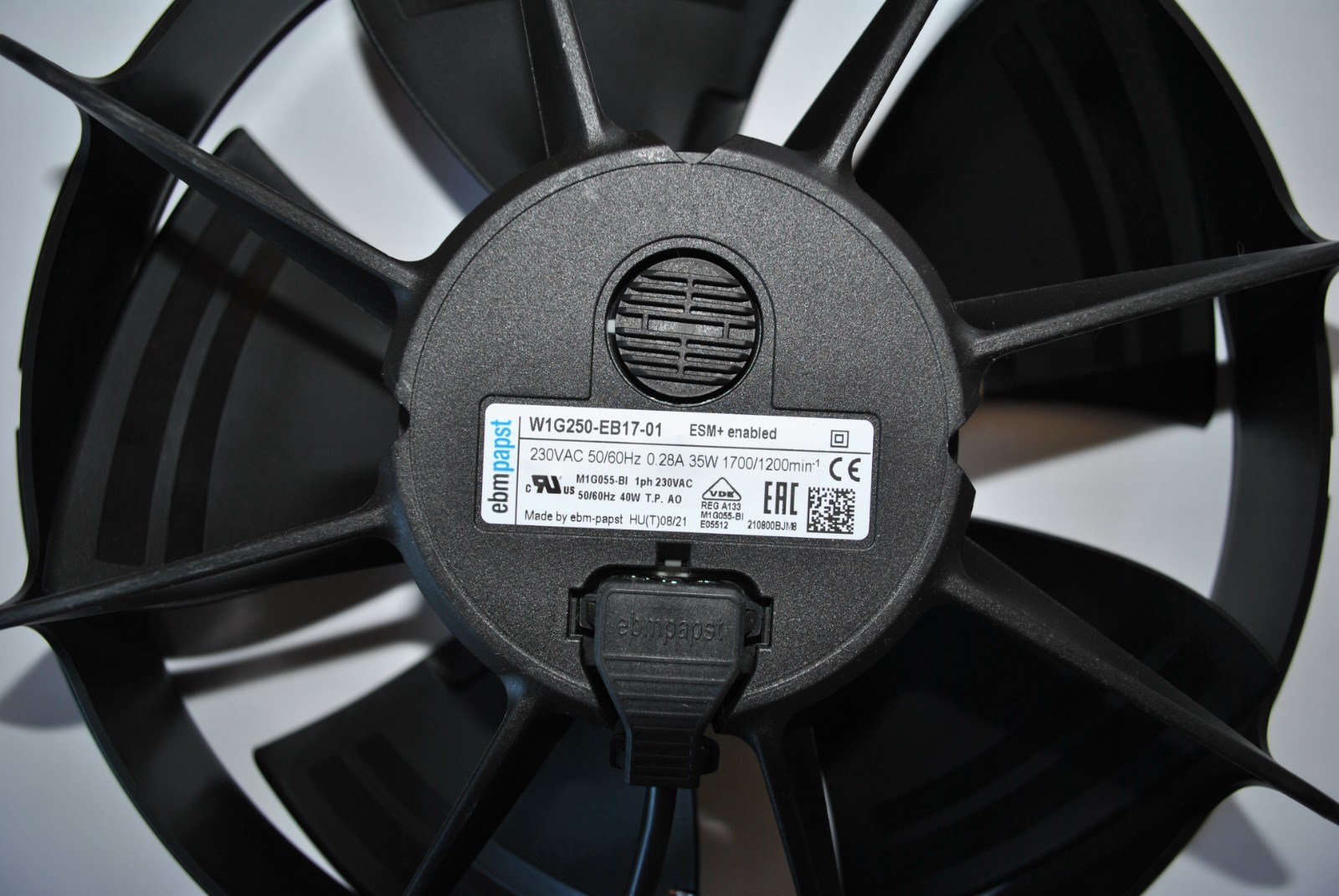 New EBM-PAPS 0.28A 35W W1G250-EB17-01 Industrial HVAC EC Fan 50/60Hz 230V Axial