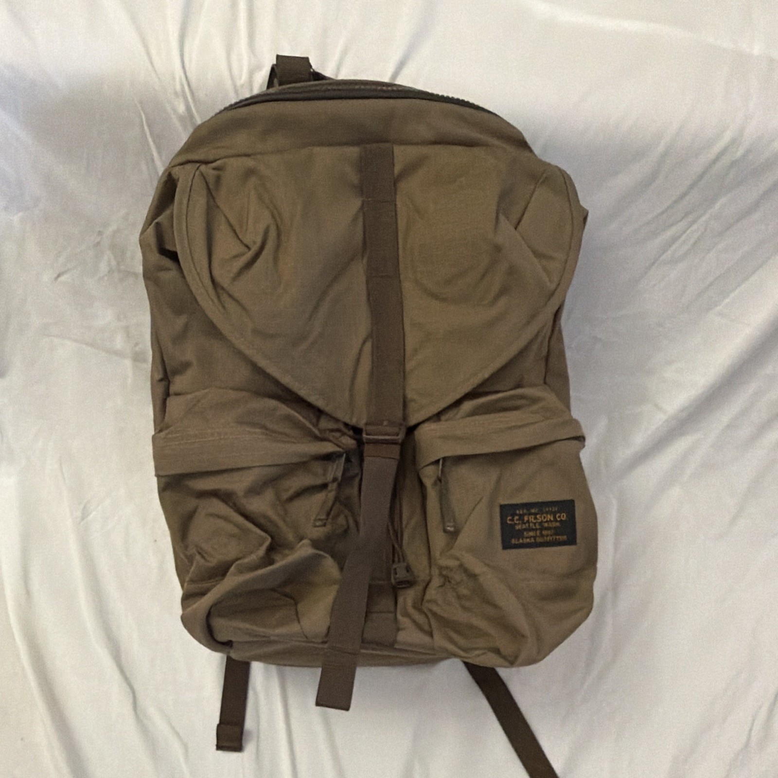 Filson Ripstop Nylon Backpack Tan One Size Padded Straps Buckle Closure Filson Ripstop Nylon Backpack Tan One Size Padded Straps Buckle Closure