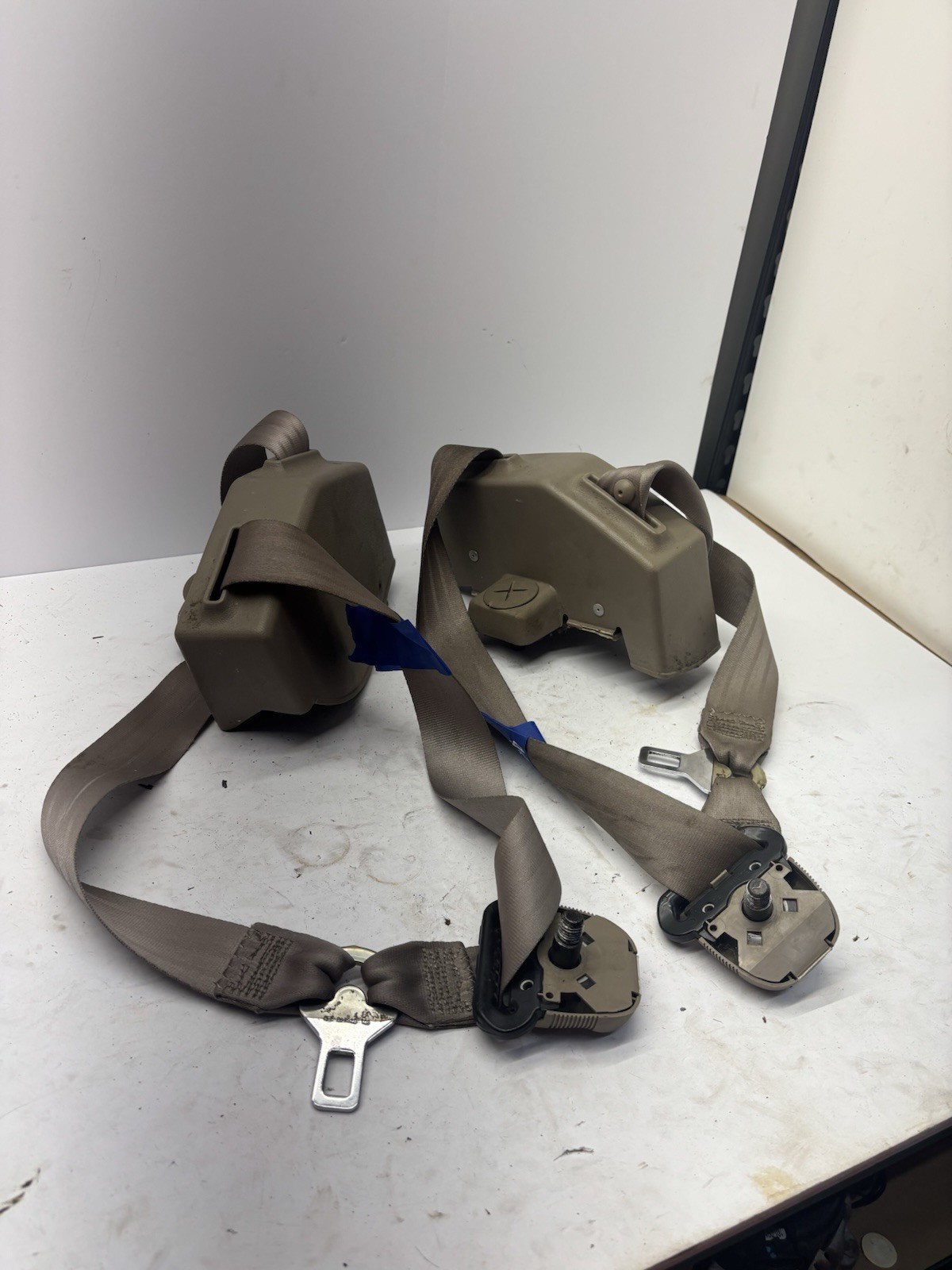 1999-2000 Cadillac Escalade GMT400 FRONT PAIR TAN