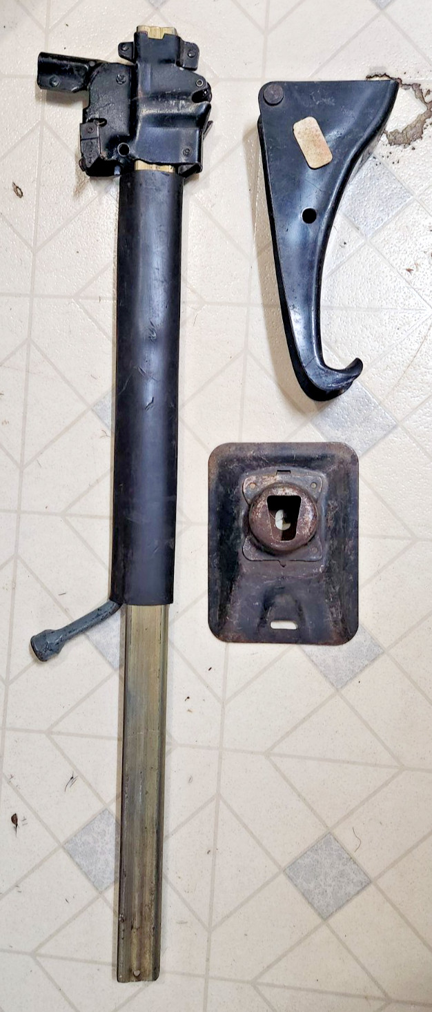 OEM 1971 & 1972 OLDSMOBILE CUTLASS 442 Factory Bumper Jack , 411611 Hook