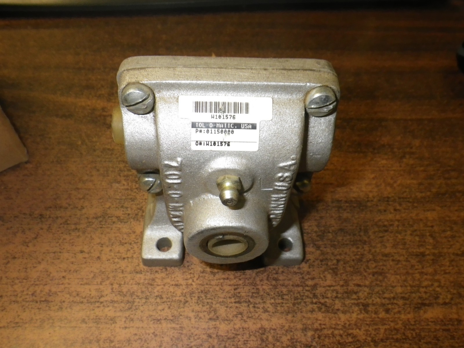Tol-O-Matic Float-A-Shaft Right Angle Gearbox 81150000 Pillow Block Mount
