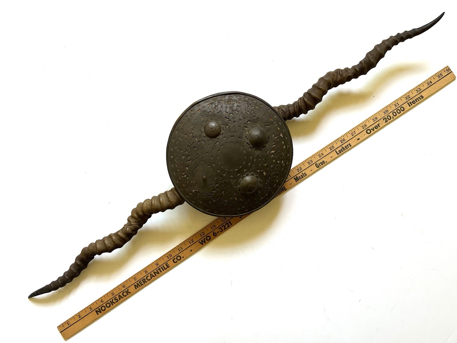 Madu Shield Buckler, India, tulwar sword katar, Indian
