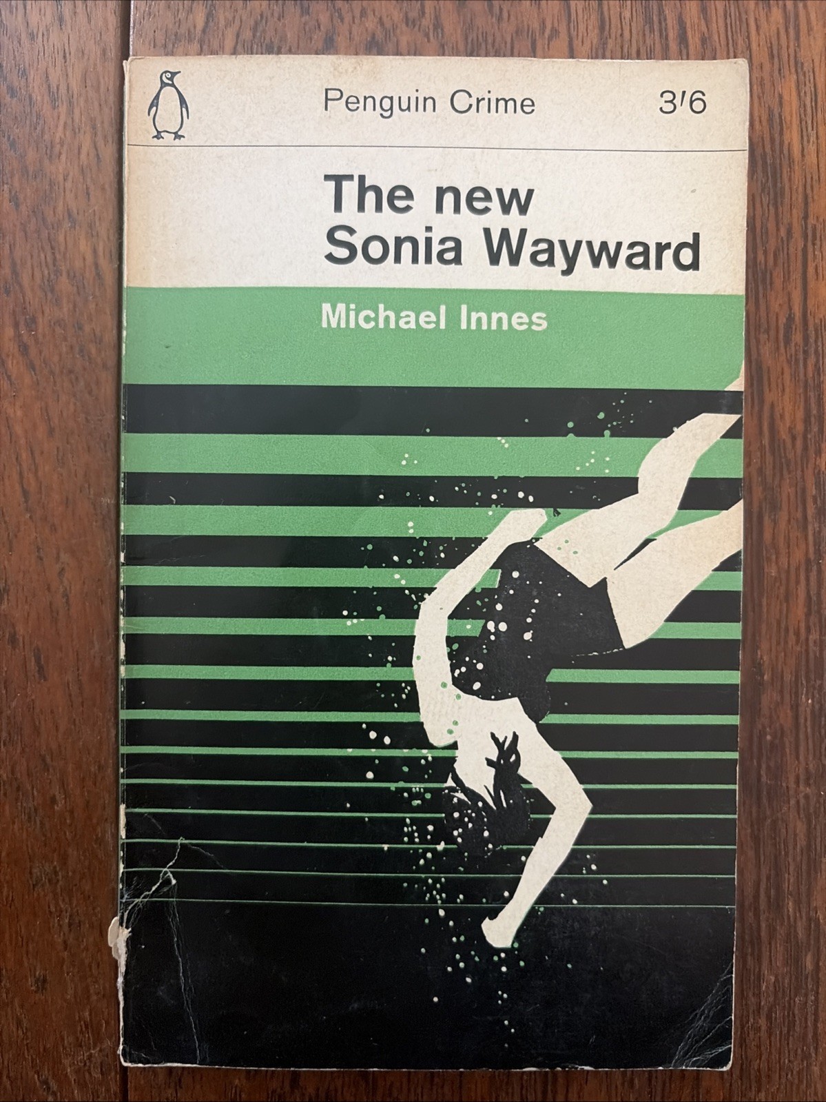 The New Sonia Wayward, Michael Innes 1964 Vintage Green Penguin Paperback #2074