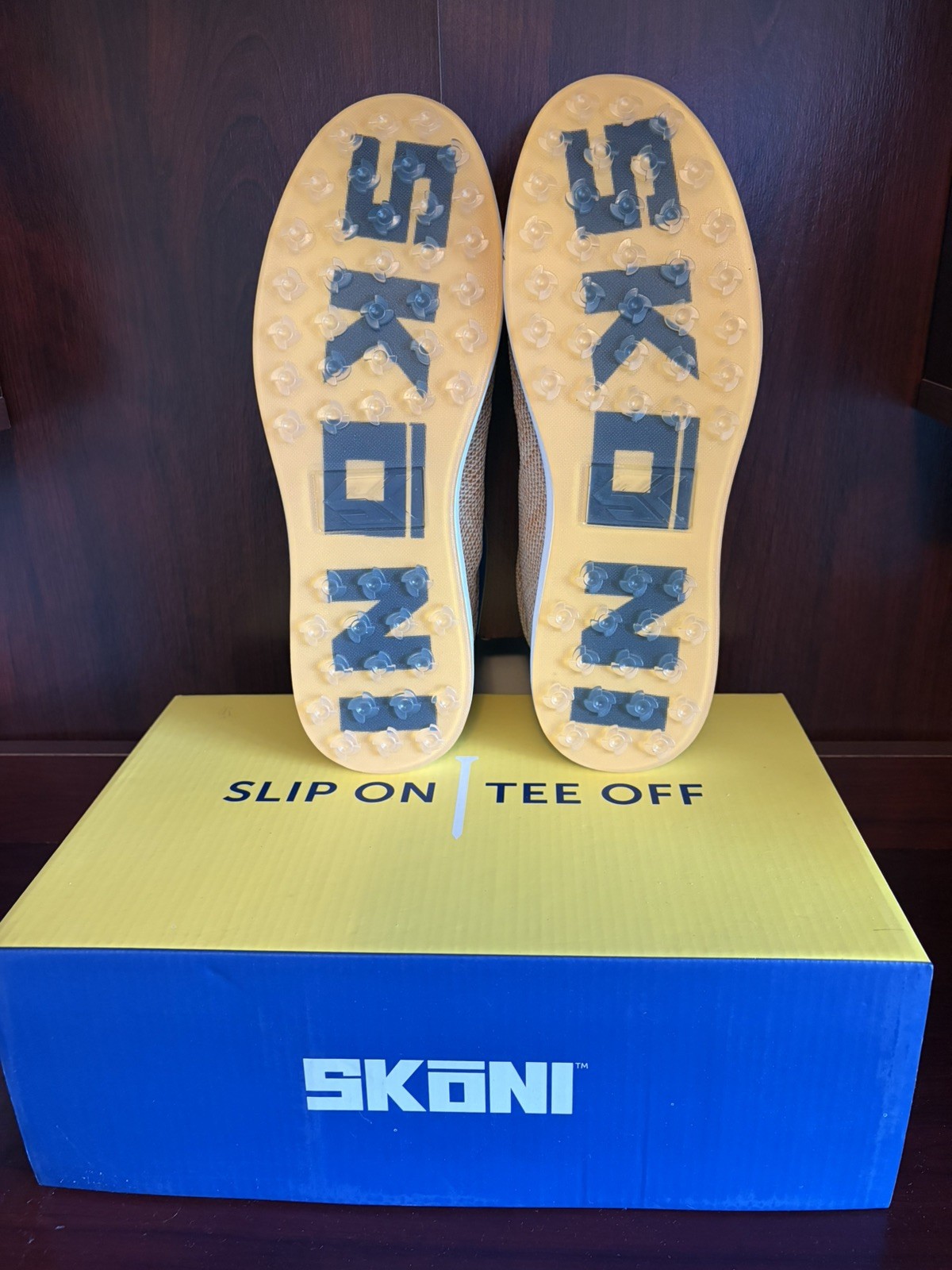 SKONI Slip On Mens Spikeless Golf Shoes - NEW - Khaki 10.5