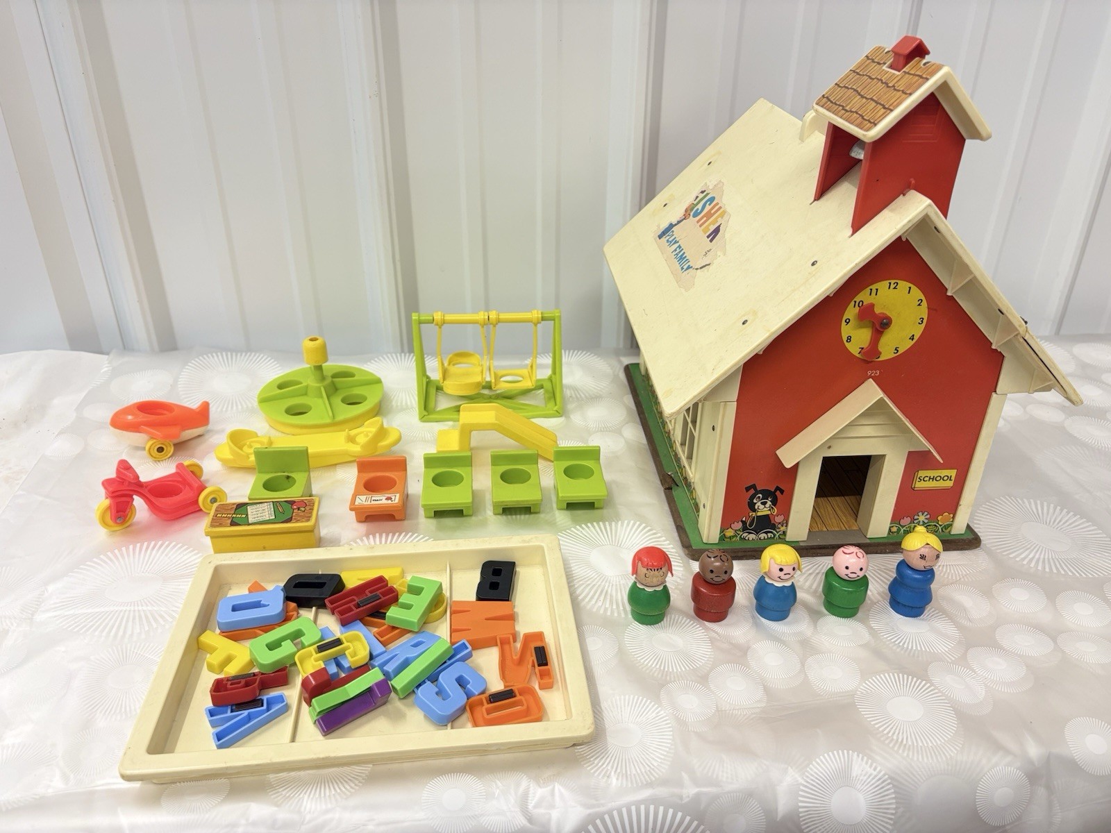 VTG Fisher Price Little People Family Play School House Set #923 Near Complete