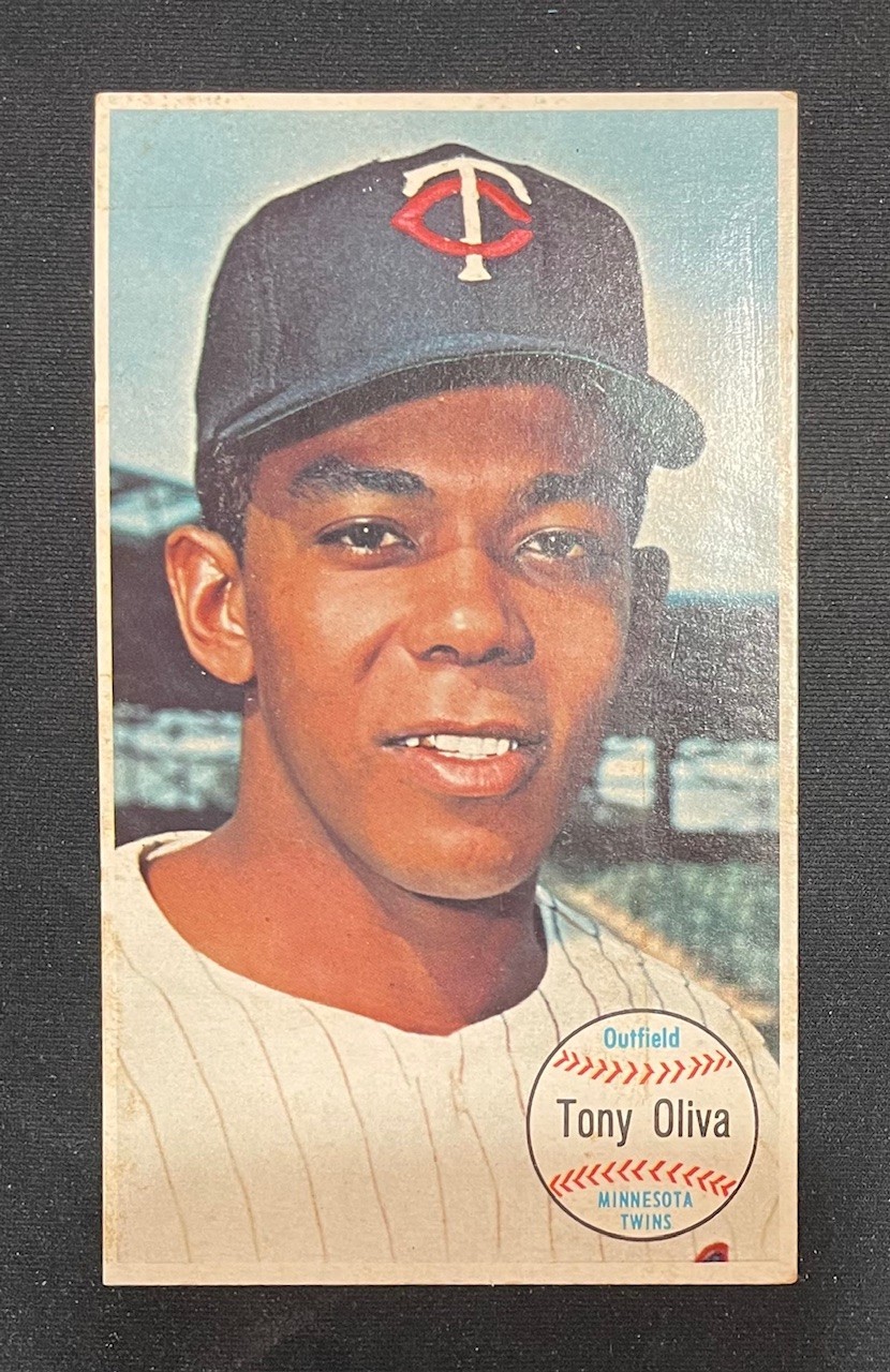 1964 Topps Giants Tony Oliva #44 Minnesota Twins. HOF
