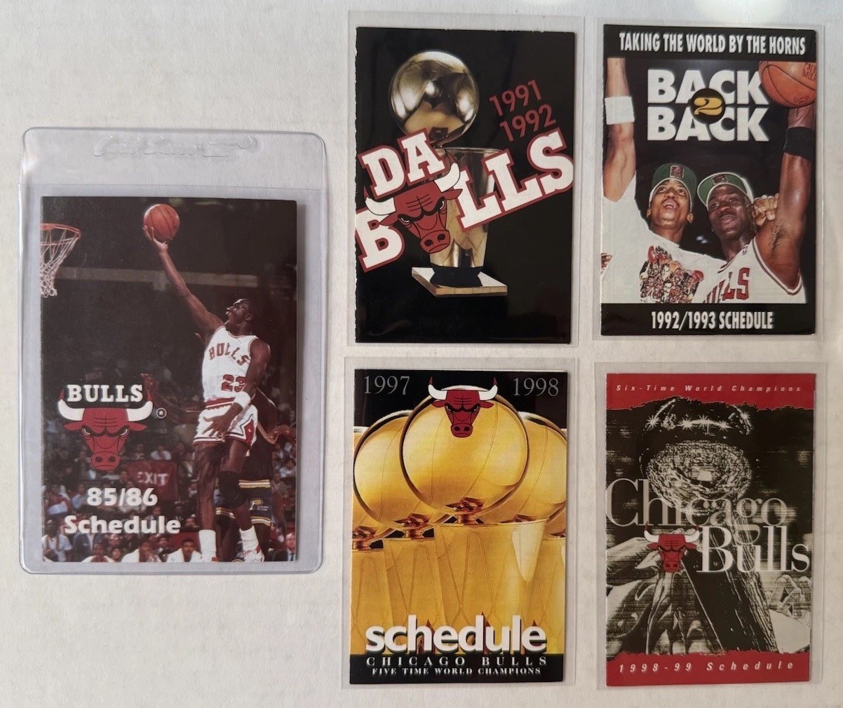 1985-86/91/92/97/98 Chicago Bulls Pocket Schedules Lot Of 5 Michael Jordan HOF 1985-86/91/92/97/98 Chicago Bulls Pocket Schedules Lot Of 5 Michael Jordan HOF