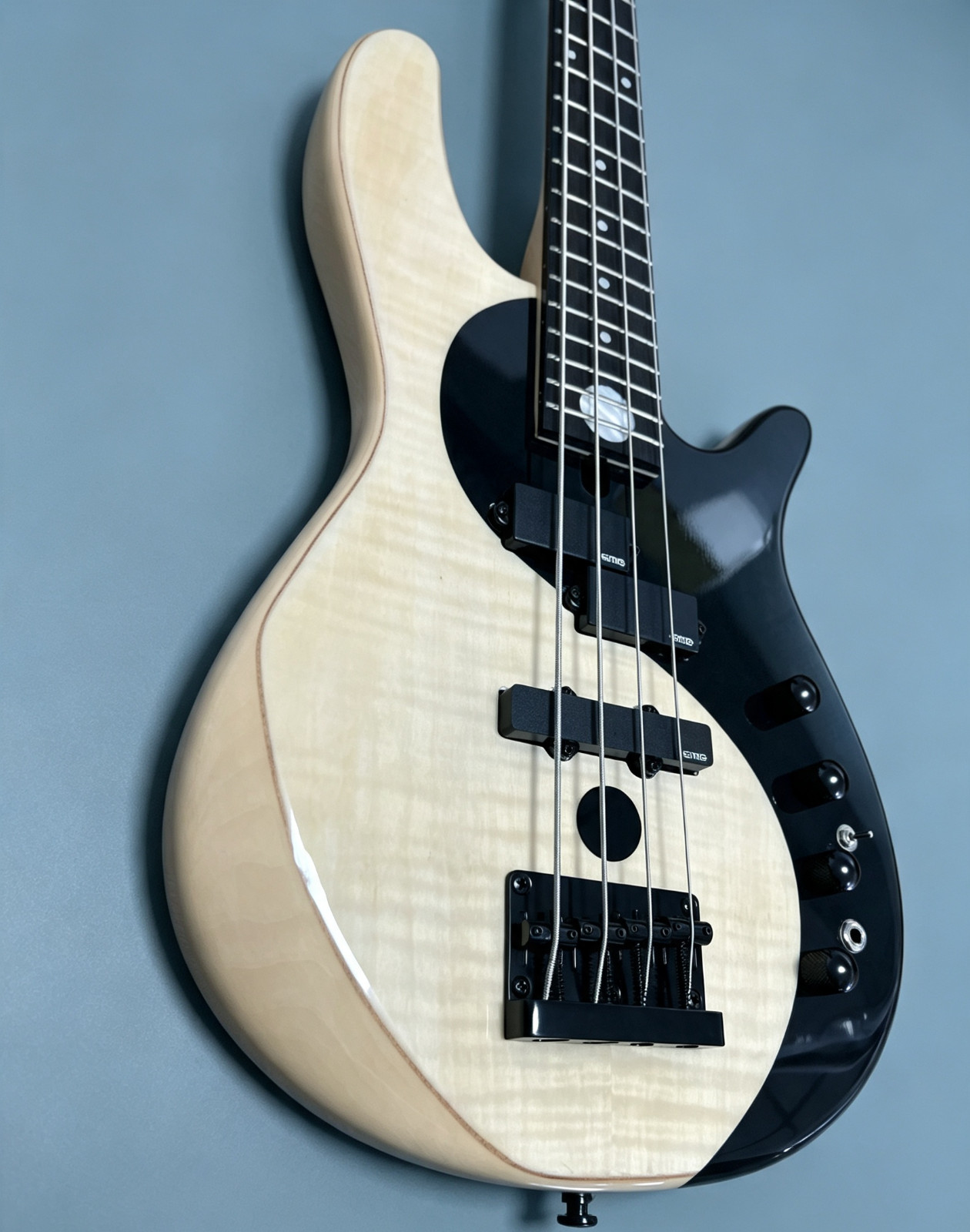 Ship US Yin‑Yang Electric Bass Guitar Butterfly Shell Inlay Headstock 4‑String Ship US Yin‑Yang Electric Bass Guitar Butterfly Shell Inlay Headstock 4‑String