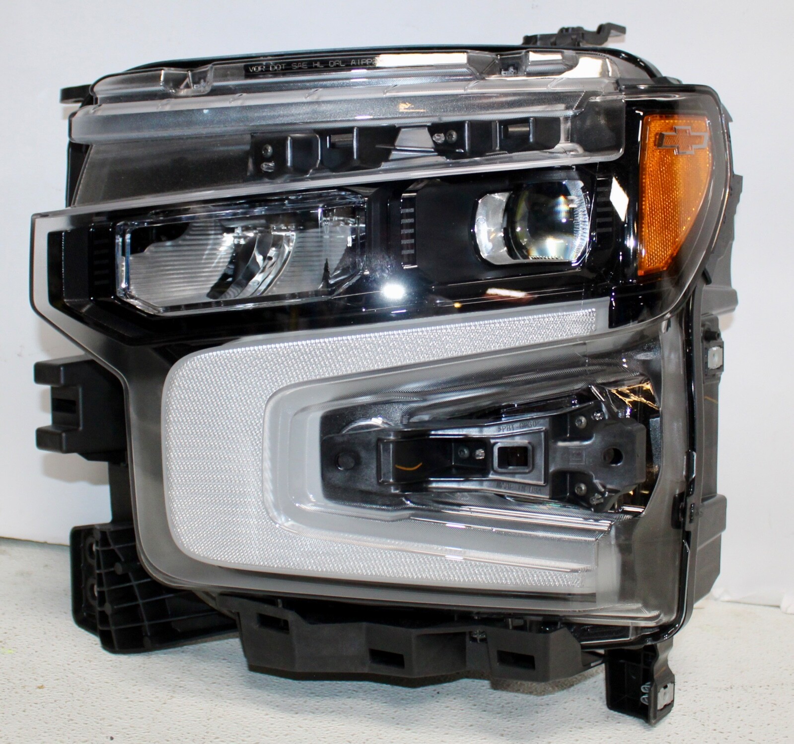 OEM LEFT DRIVER SIDE LED HEADLAMP FOR 2022-23 CHEVY SILVERADO 1500 ZR2 85594431 OEM LEFT DRIVER SIDE LED HEADLAMP FOR 2022-23 CHEVY SILVERADO 1500 ZR2 85594431