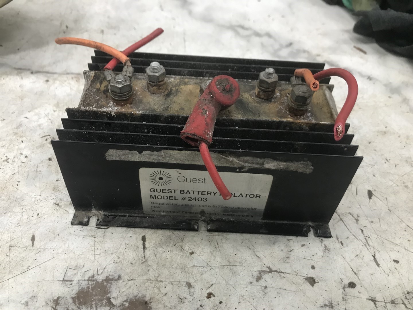83 Cruisers Yachts Ultra Vee 336 Boat Guest marine battery isolator 2403