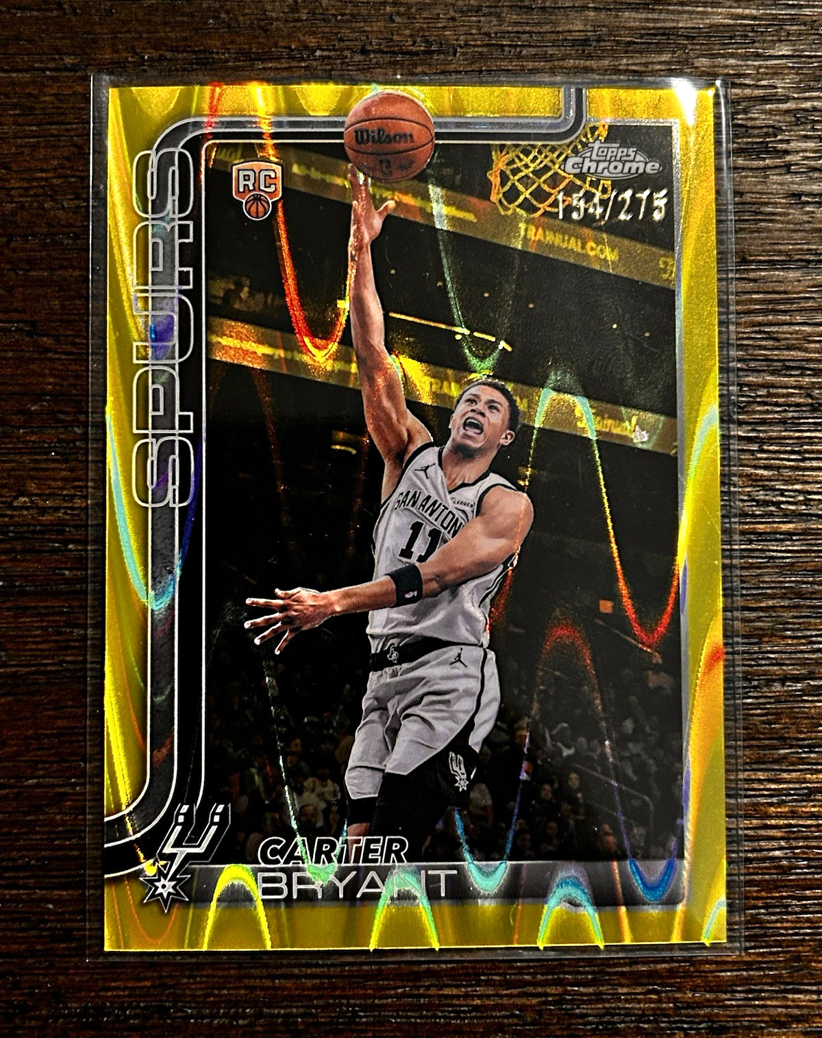 Topps Chrome 2025-26 Carter Bryant Spurs RC #164 Yellow Wave Refractor /275 SP