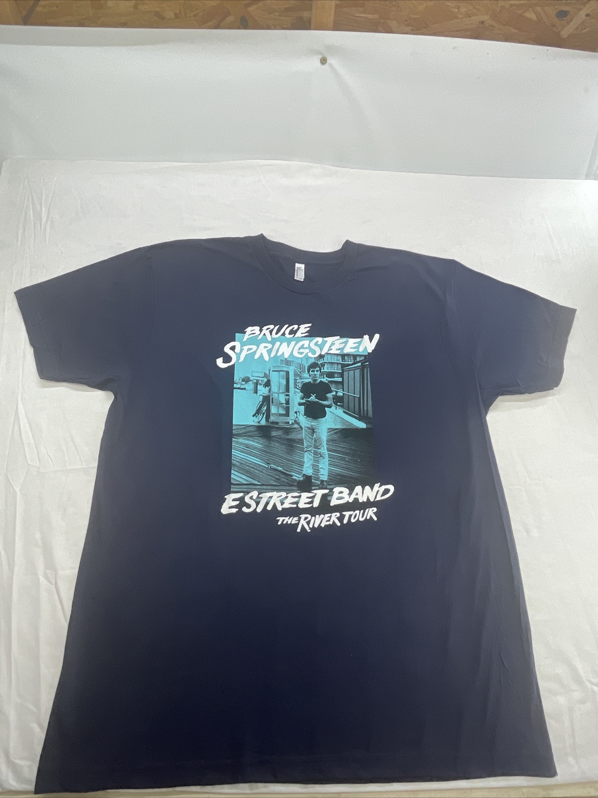 Bruce Springsteen The River Tour 2016 Unisex T-Shirt, Size 2XL Navy NWOT Bruce Springsteen The River Tour 2016 Unisex T-Shirt, Size 2XL Navy NWOT