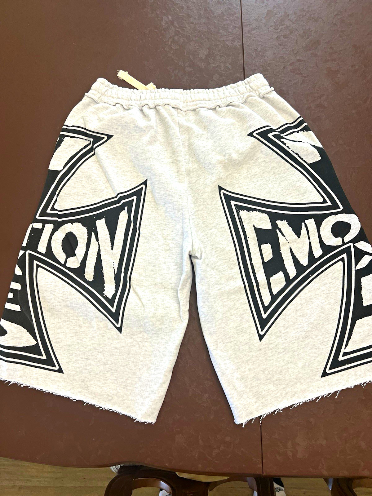 MIXED EMOTION Shorts Graphic Print Drawstring Size XL MIXED EMOTION Shorts Graphic Print Drawstring Size XL