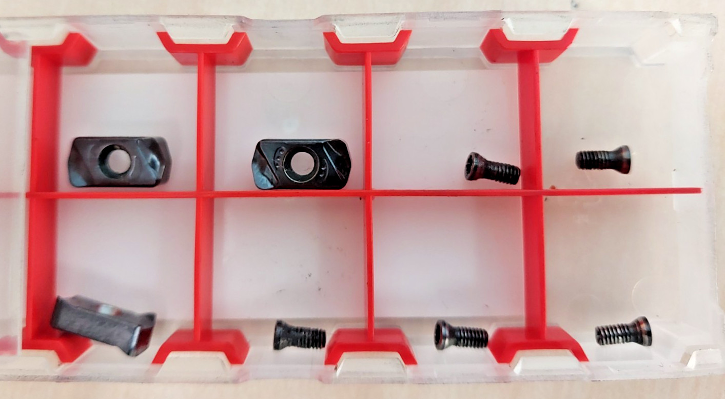 TUNGALOY LNMU0303ZER-MJ Carbide Inserts - Grade AH725 3pcs -With 5 spare Screws TUNGALOY LNMU0303ZER-MJ Carbide Inserts - Grade AH725 3pcs -With 5 spare Screws