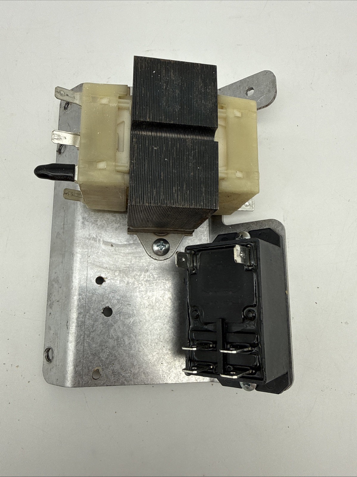 Hobart LXe LXGe LXGER Transformer Relay Bracket Assembly 00-941947 00-87714 Hobart LXe LXGe LXGER Transformer Relay Bracket Assembly 00-941947 00-87714