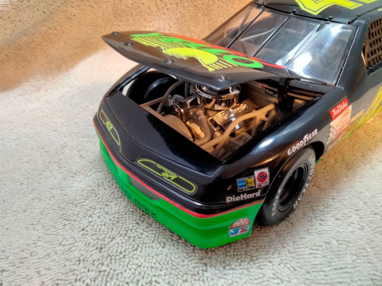 ERTL 1:18 Kyle Petty #42 Mello Yello 1992 Pontiac Grand Prix Diecast Loose