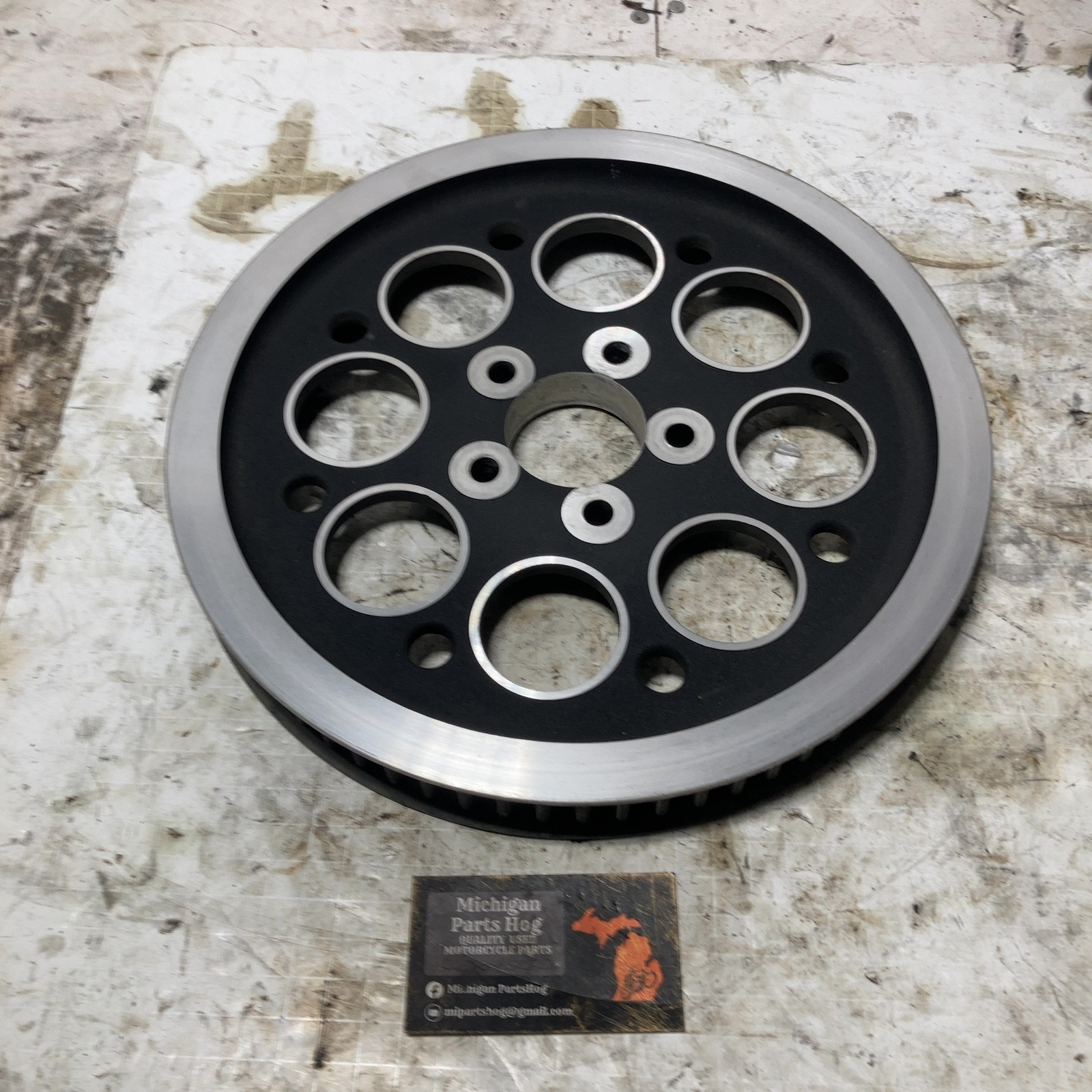 00-05 Harley Dyna OEM Rear Pulley Sprocket 70T Black NICE