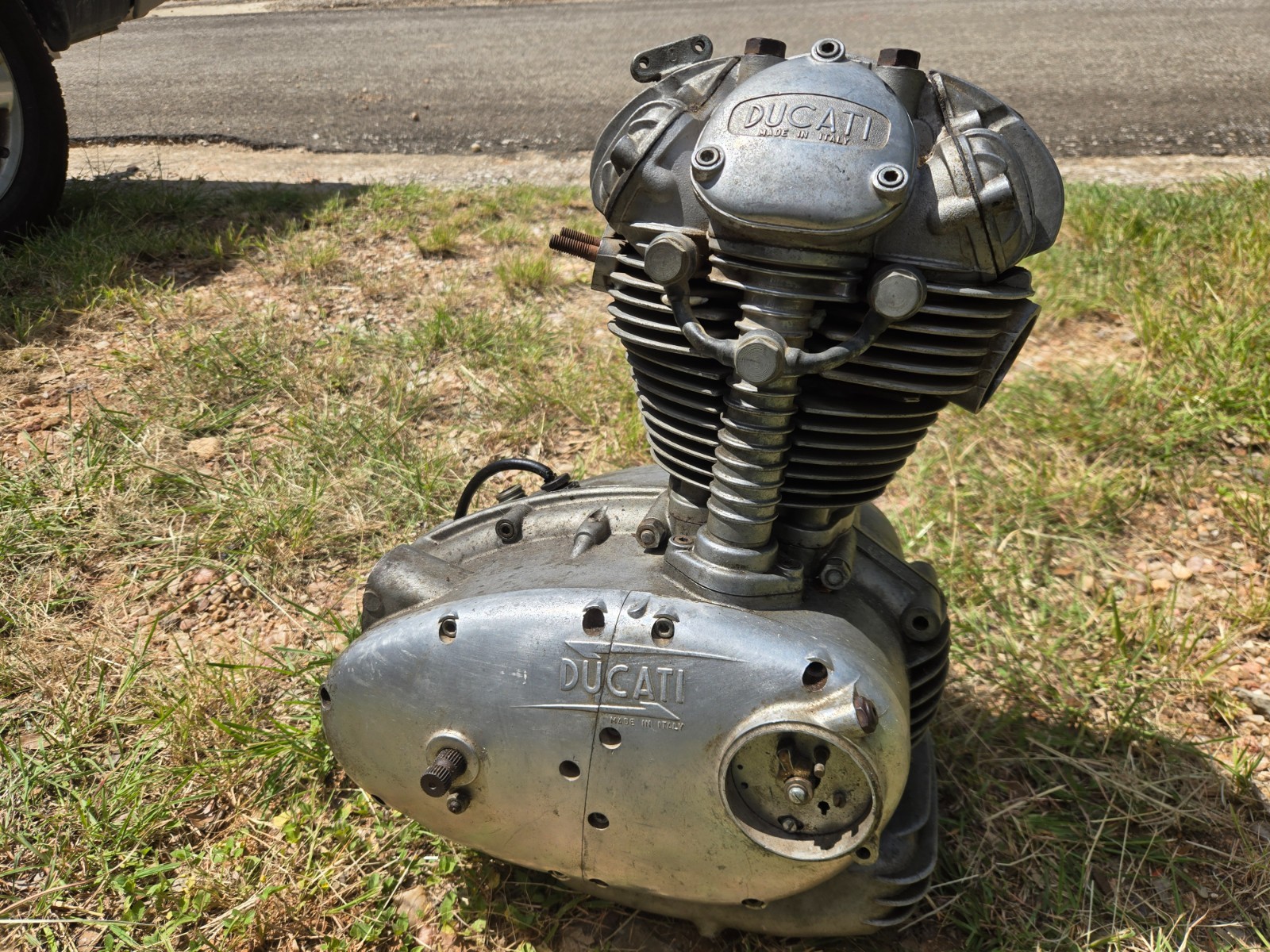 1968 Ducati 350 engine, good compression