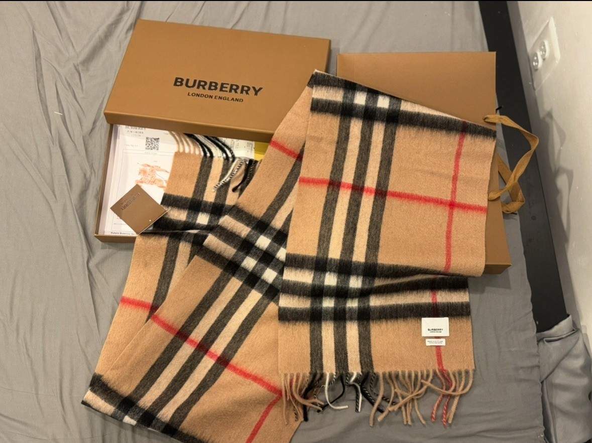 Burberry Cashmere Check KnitScarf Beige Black Red LogoFringe Rectangle