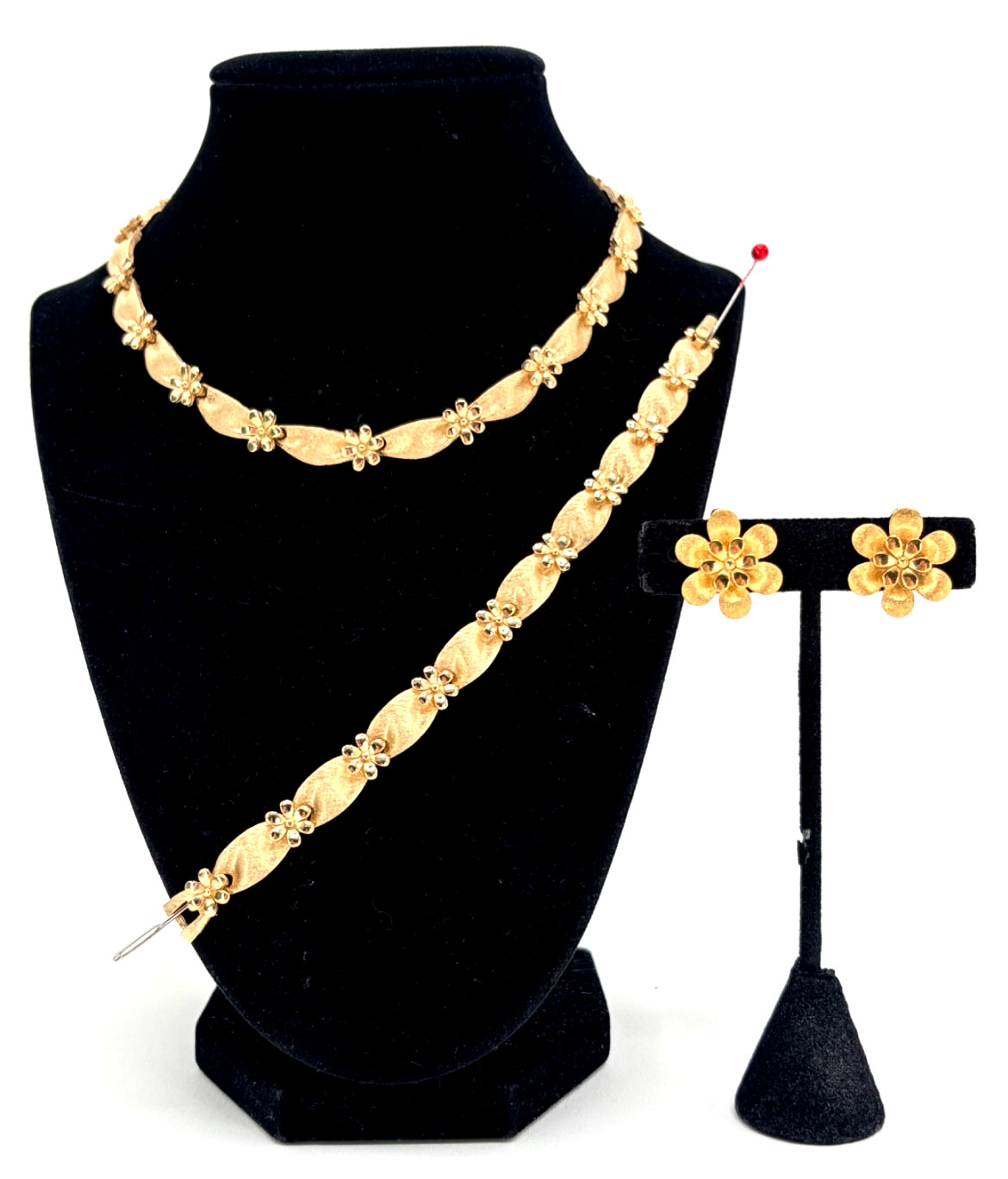 TRIFARI Birthday Ribbon Series Gold-Tone Daisy Necklace Bracelet Earclips
