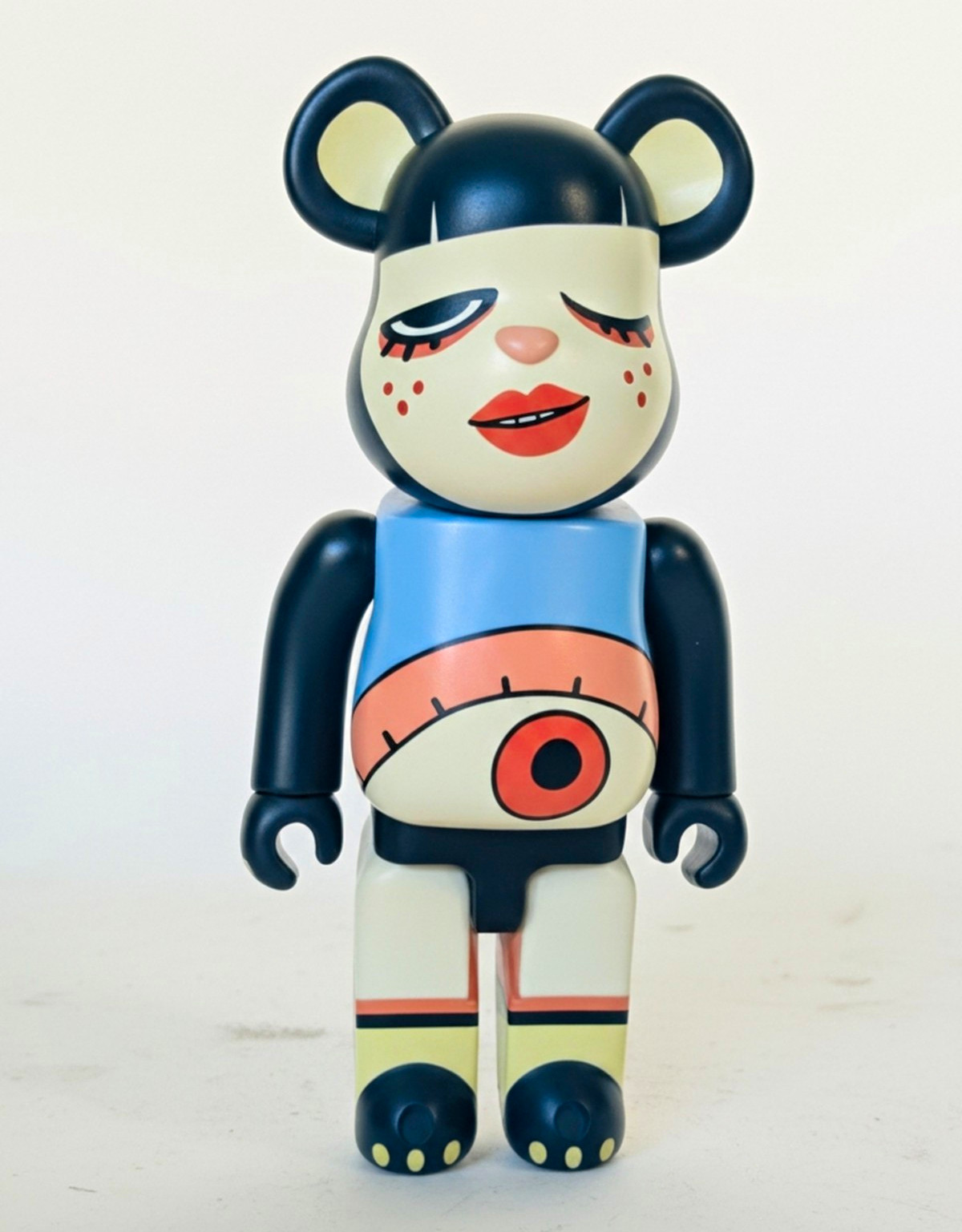 BE@RBRICK Lauren Tsai Designer Bear Vinyl Figure Plastic Black/White/Blue 400% BE@RBRICK Lauren Tsai Designer Bear Vinyl Figure Plastic Black/White/Blue 400%
