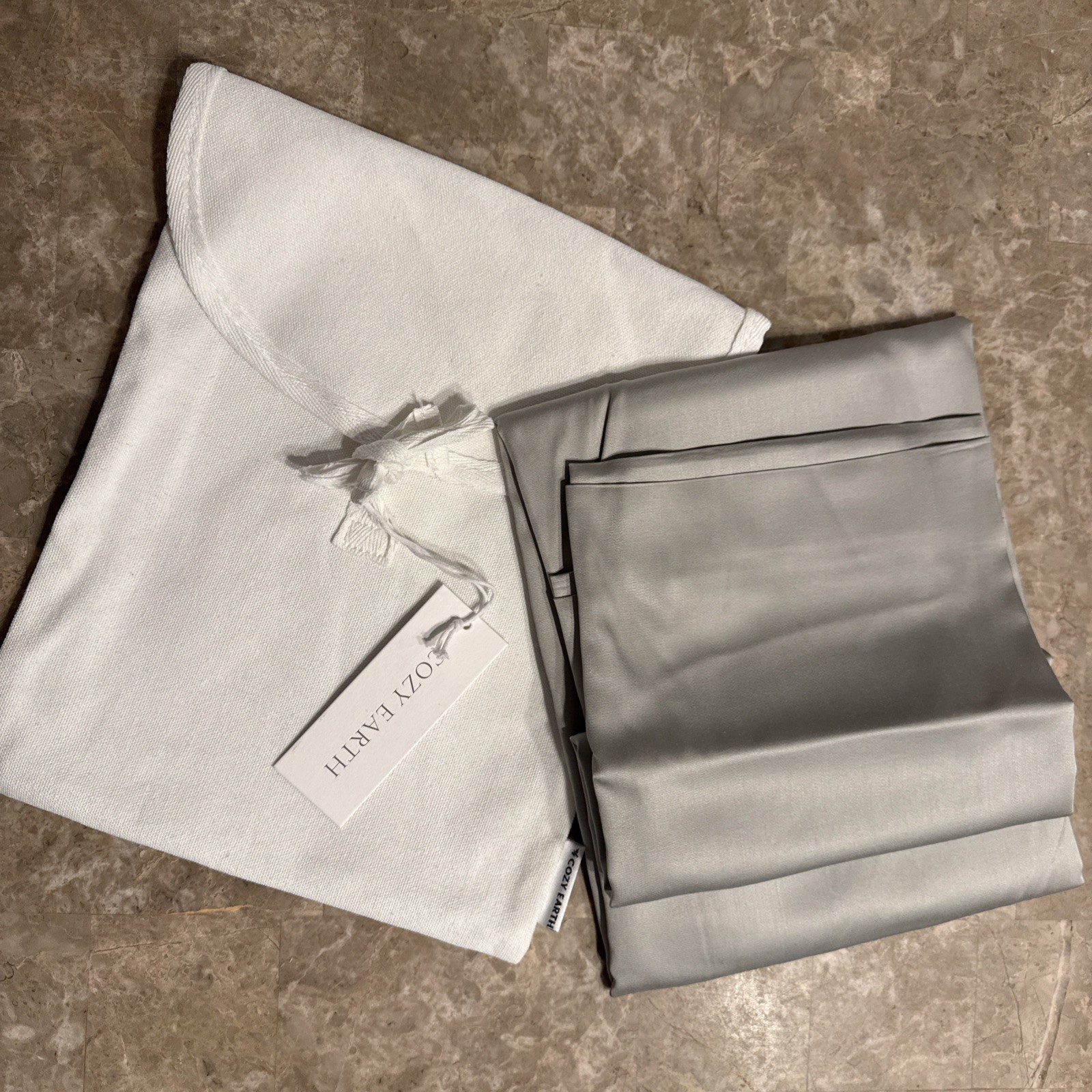 NEW IN BAG w/TAG Cozy Earth LIGHT GRAY Set of 2 KING SIZE PILLOWCASES