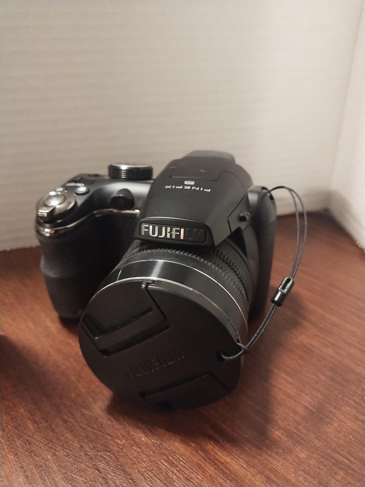 Fujifilm FinePix S4250WM Bridge Camera 14MP 24x OpticalZoom Black Flash