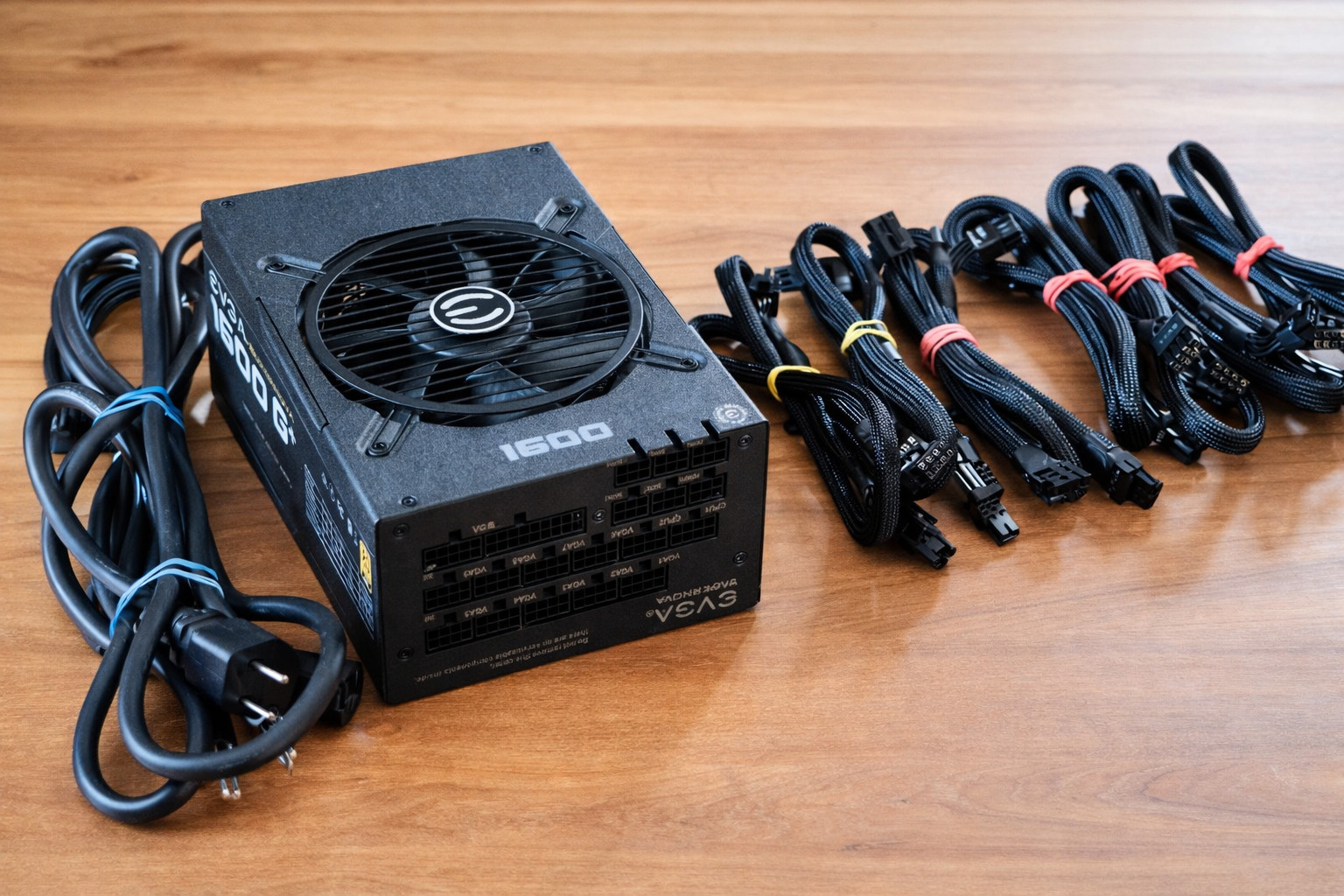 EVGA SuperNova 1600 G+ 1600W Fully Modular Power supply - with cables EVGA SuperNova 1600 G+ 1600W Fully Modular Power supply - with cables