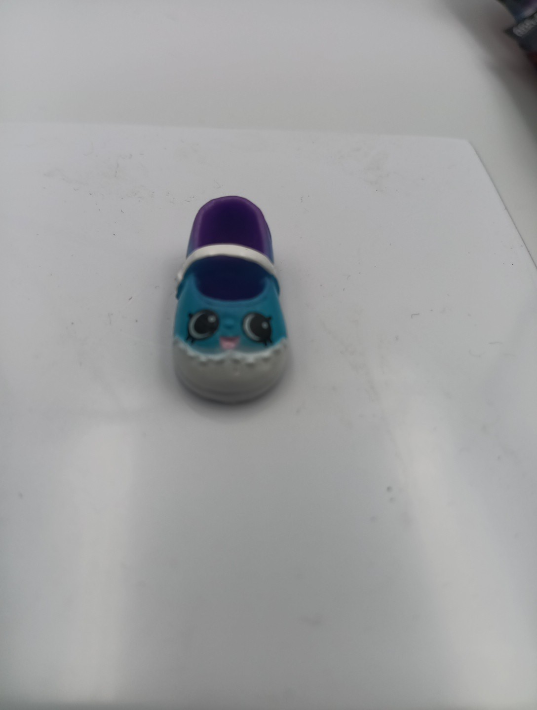 Moose Toys Shopkins Season 4 Sharon Shoe  Figure  Purple Blue T1344
