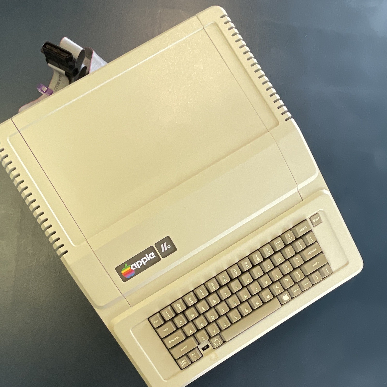 Apple IIe Vintage Home Computer Model Apple IIe MPN A2S2064 Apple IIe Vintage Home Computer Model Apple IIe MPN A2S2064
