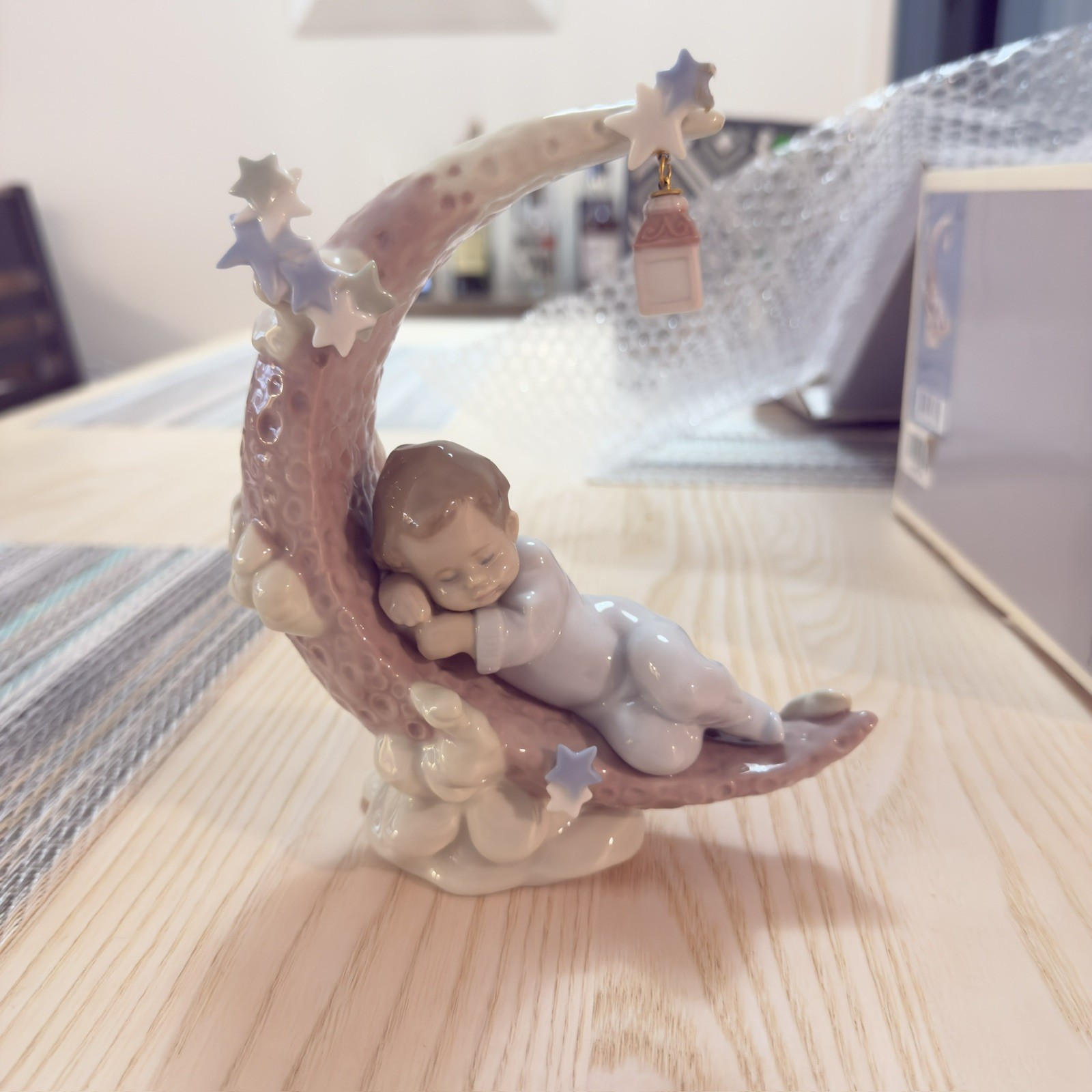 Lladro HEAVENLY SLUMBER BABY BOY #6479 Retired with LANTERN, BOX AND PAPERWORK Lladro HEAVENLY SLUMBER BABY BOY #6479 Retired with LANTERN, BOX AND PAPERWORK