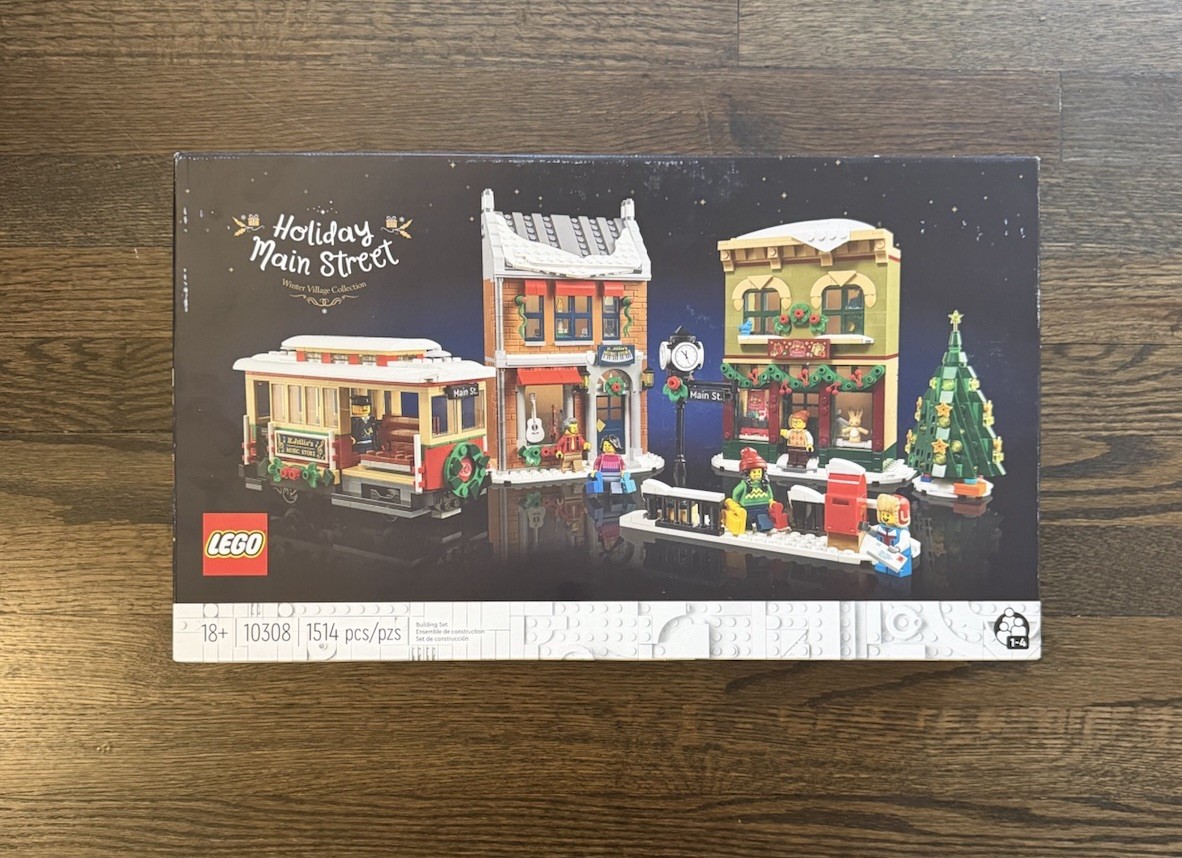 LEGO Winter Village Collection 10308 Holiday Main Street BRAND NEW SEALED RETIRD