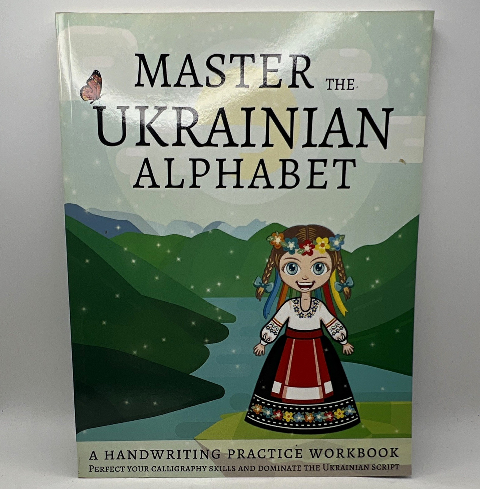 Lang Workbooks Master the Ukrainian Alphabet Handwriting Practice Paperback 2020