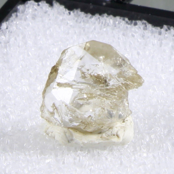 Rare Gemmy 2.61 ct. PHENAKITE CRYSTAL - Volyn Deposit, Ukraine Rare Gemmy 2.61 ct. PHENAKITE CRYSTAL - Volyn Deposit, Ukraine