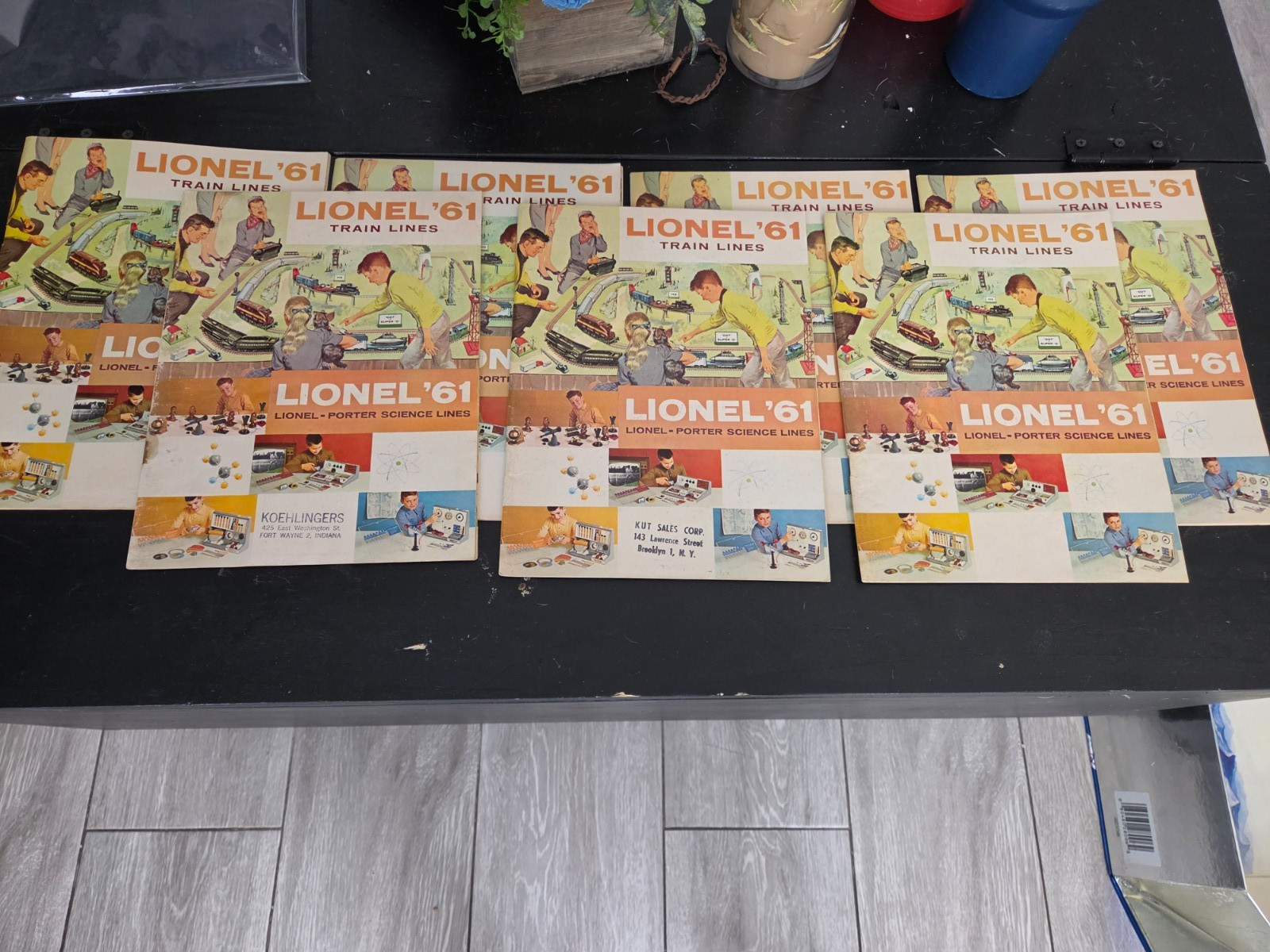 LIONEL 1961 Original Postwar Catalog w/ 72 pages