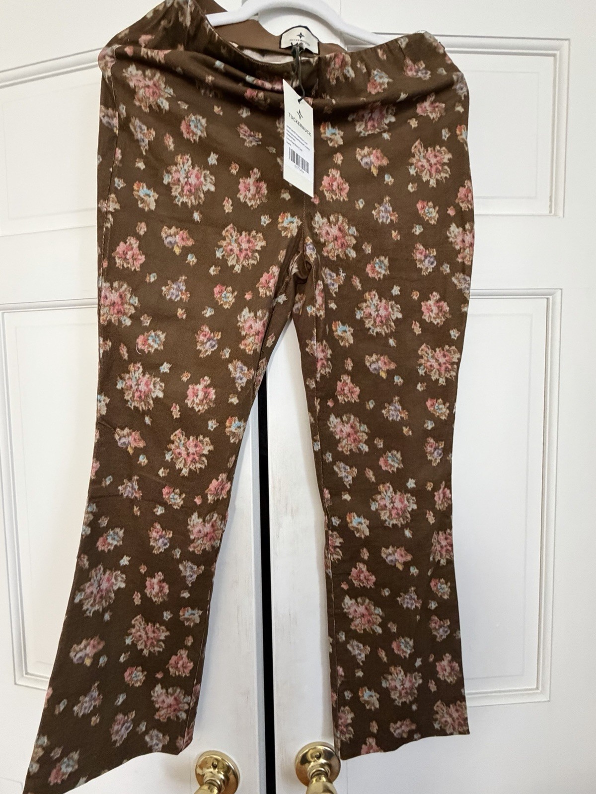 NWT Tuckernuck Ashford Hazel Bouquet Corduroy Stretch Pants Size L NWT Tuckernuck Ashford Hazel Bouquet Corduroy Stretch Pants Size L